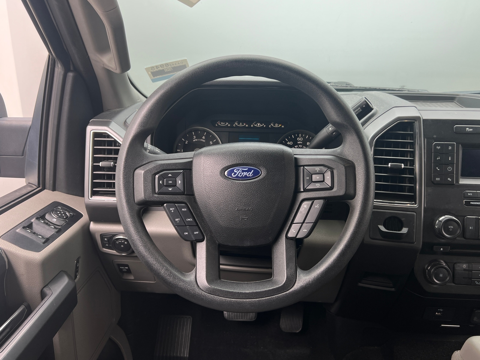 Thumbnail: 2018 Ford Econoline - 5