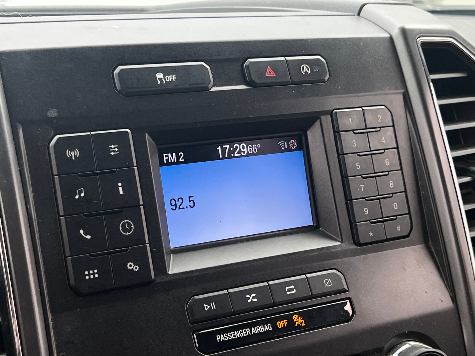 Thumbnail: 2018 Ford Econoline - 4