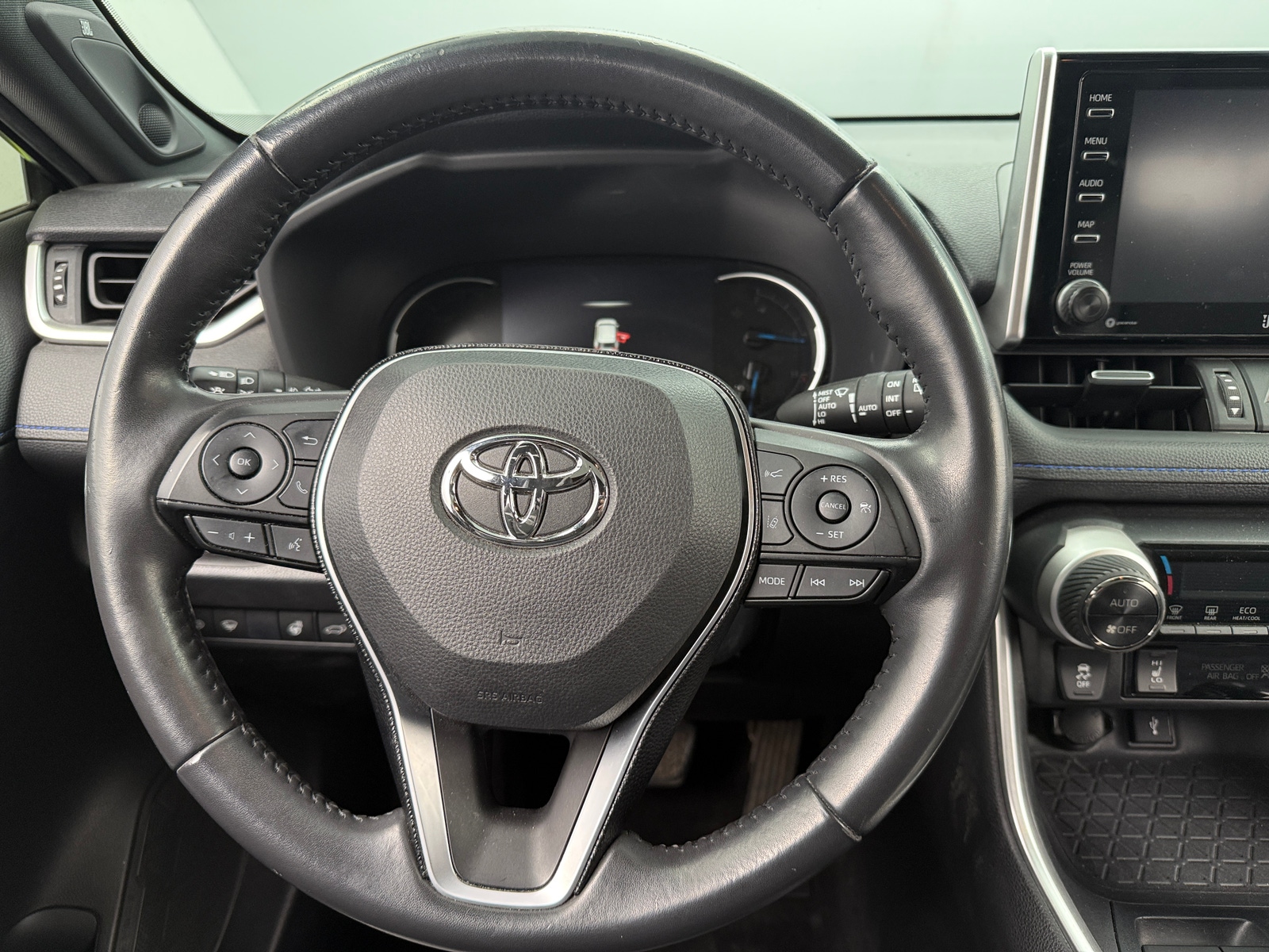 Thumbnail: 2020 Toyota RAV4 - 4