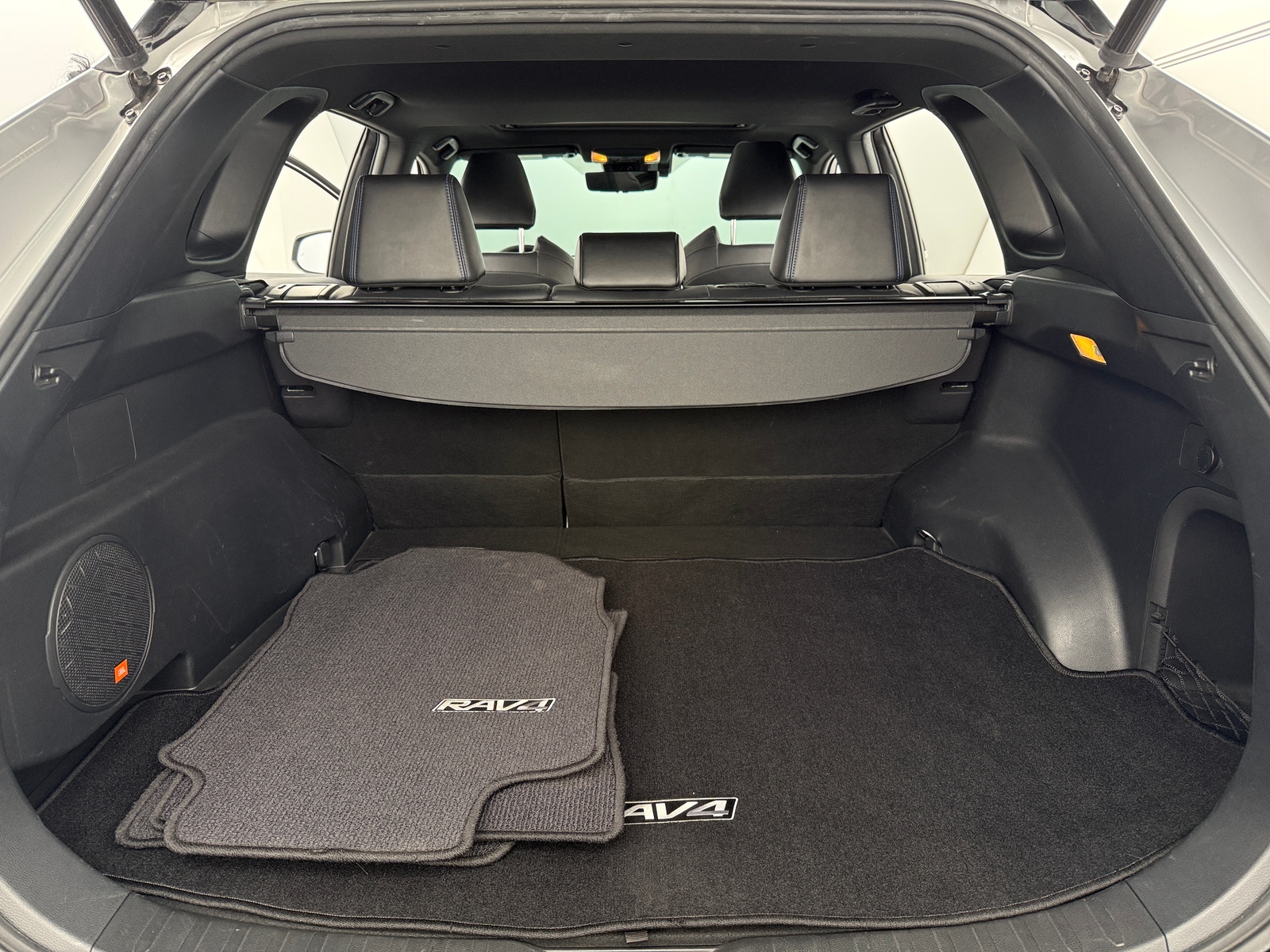 Thumbnail: 2020 Toyota RAV4 - 6