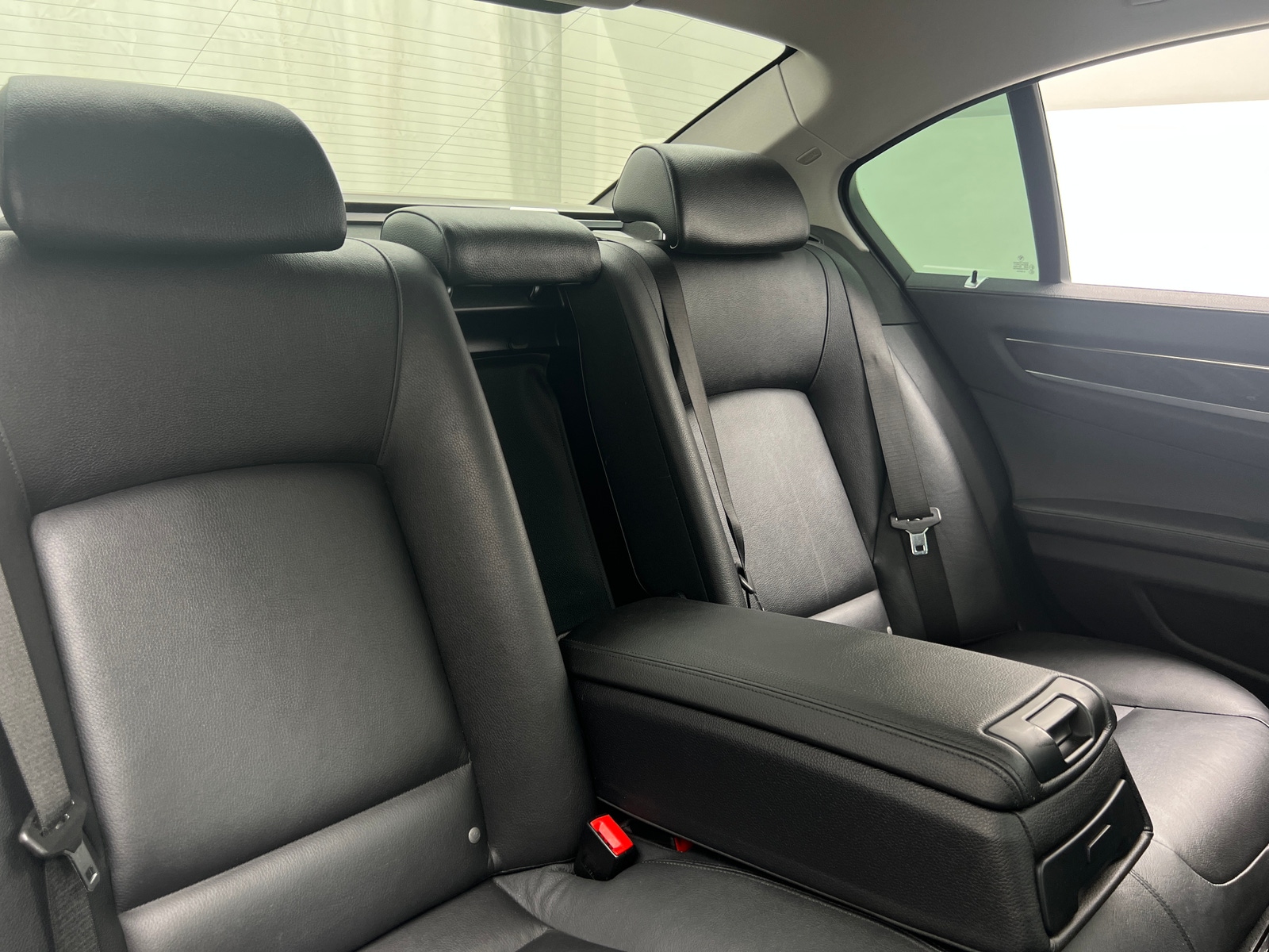 Thumbnail: 2012 BMW 7 Series - 5