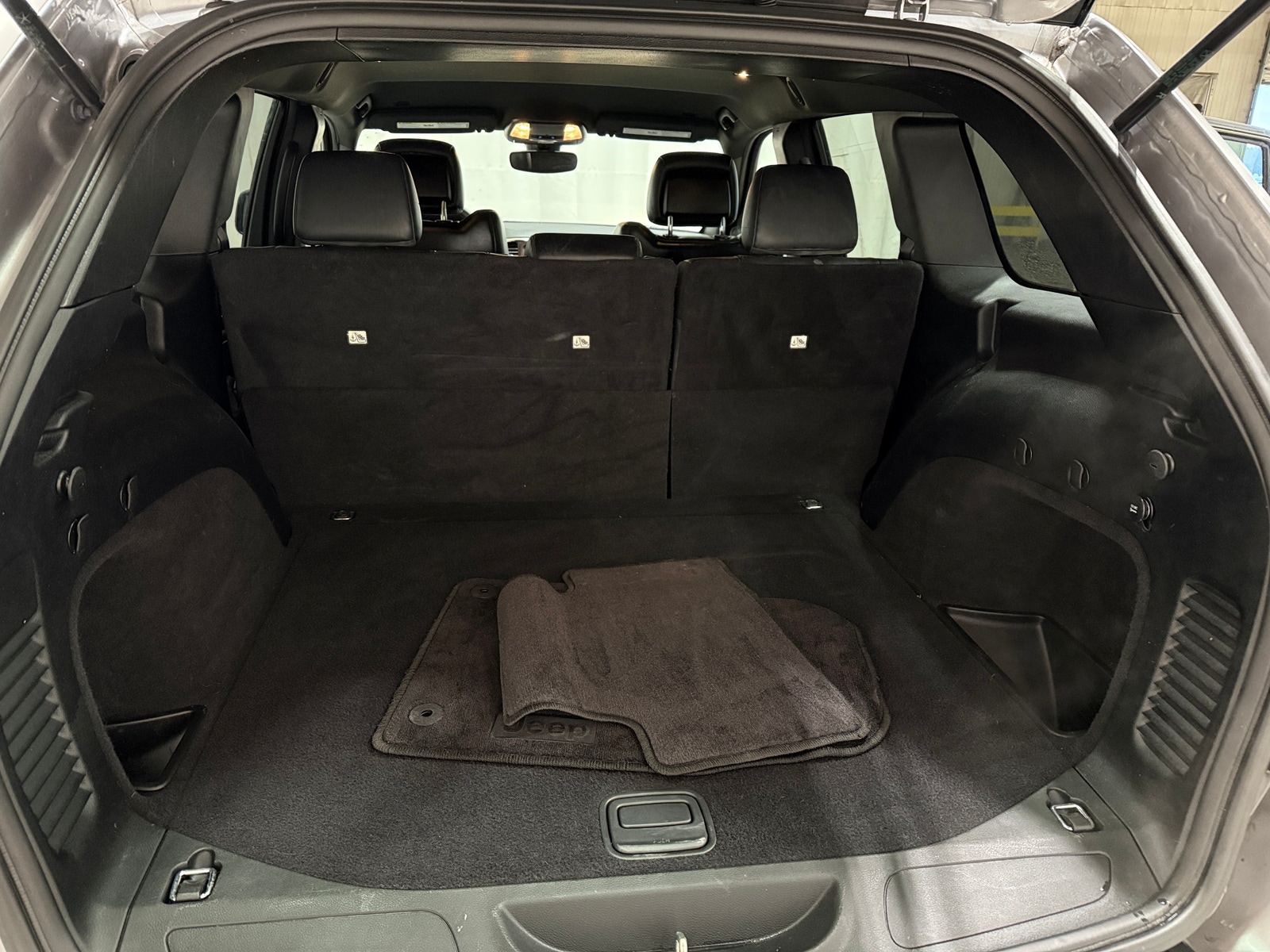 Thumbnail: 2017 Jeep Grand Cherokee - 7