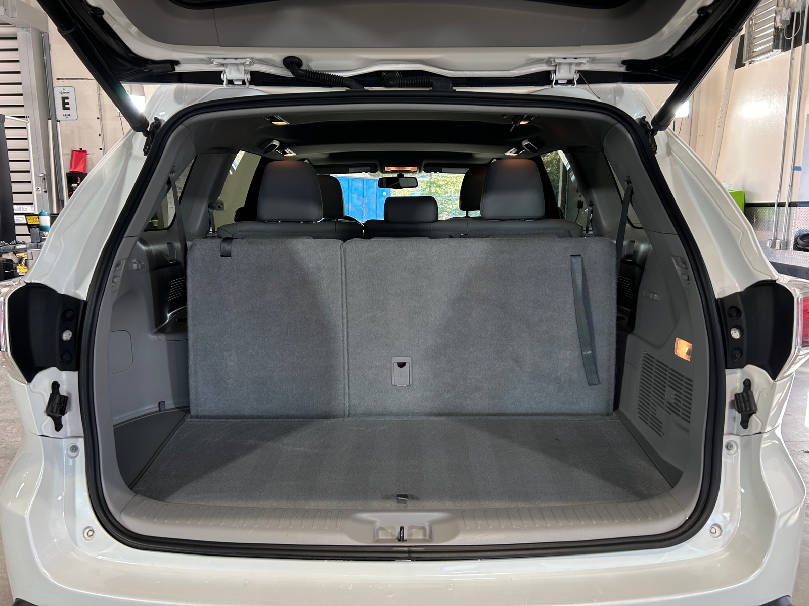 Thumbnail: 2016 Toyota Highlander - 6