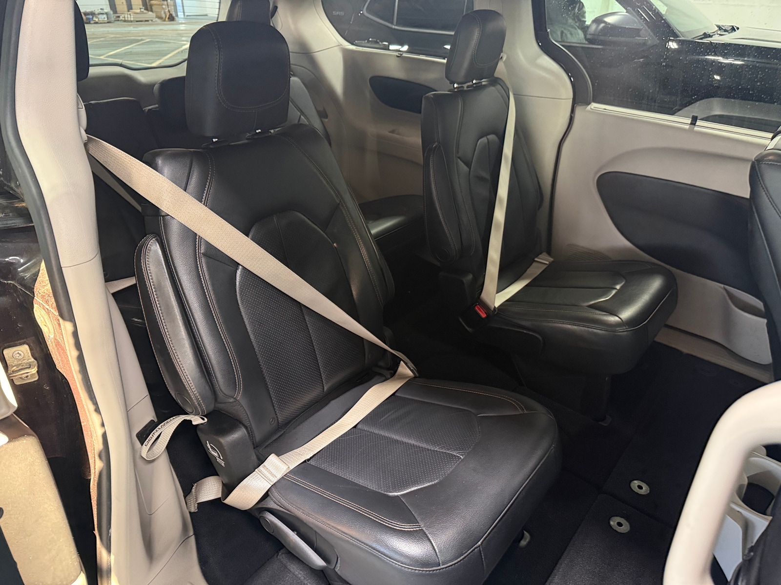 Thumbnail: 2017 Chrysler Pacifica - 5