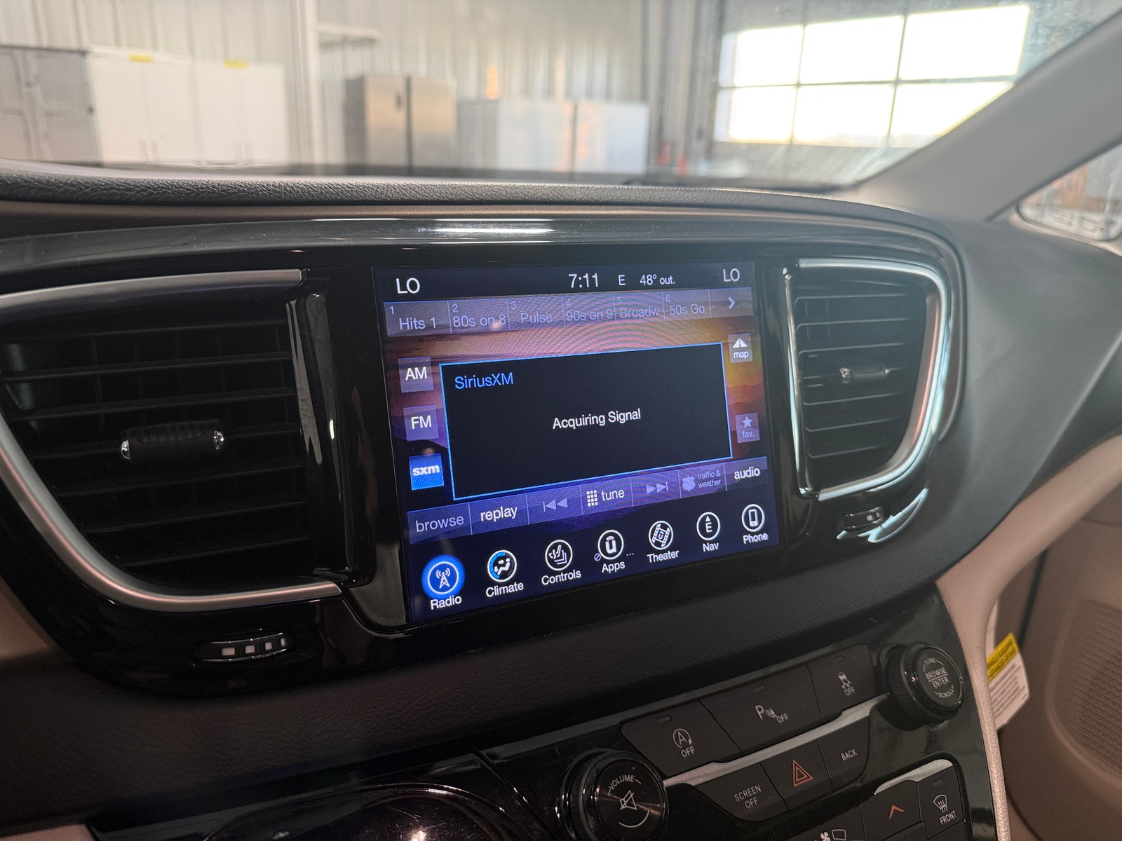 Thumbnail: 2017 Chrysler Pacifica - 3