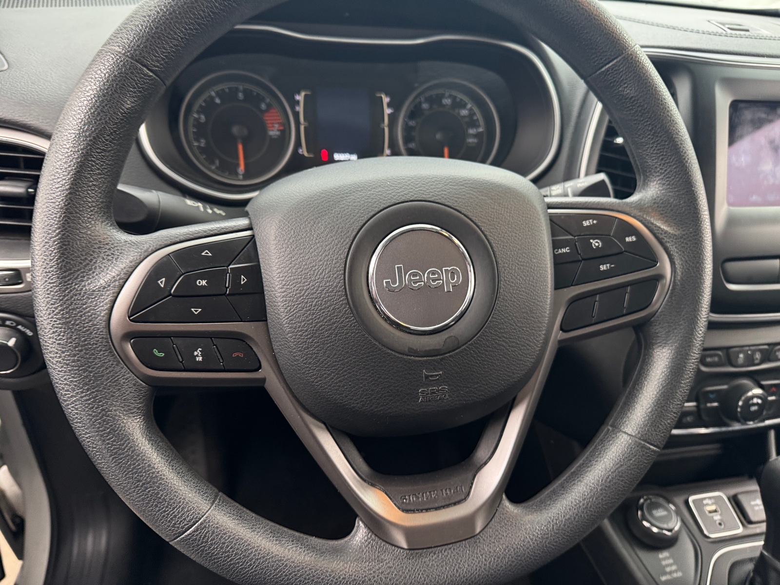 Thumbnail: 2021 Jeep Cherokee - 5