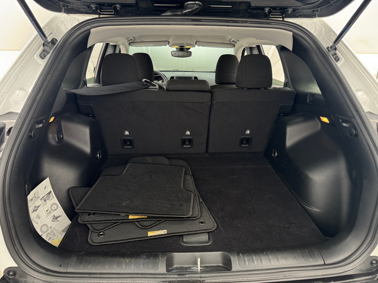 Thumbnail: 2021 Jeep Cherokee - 7