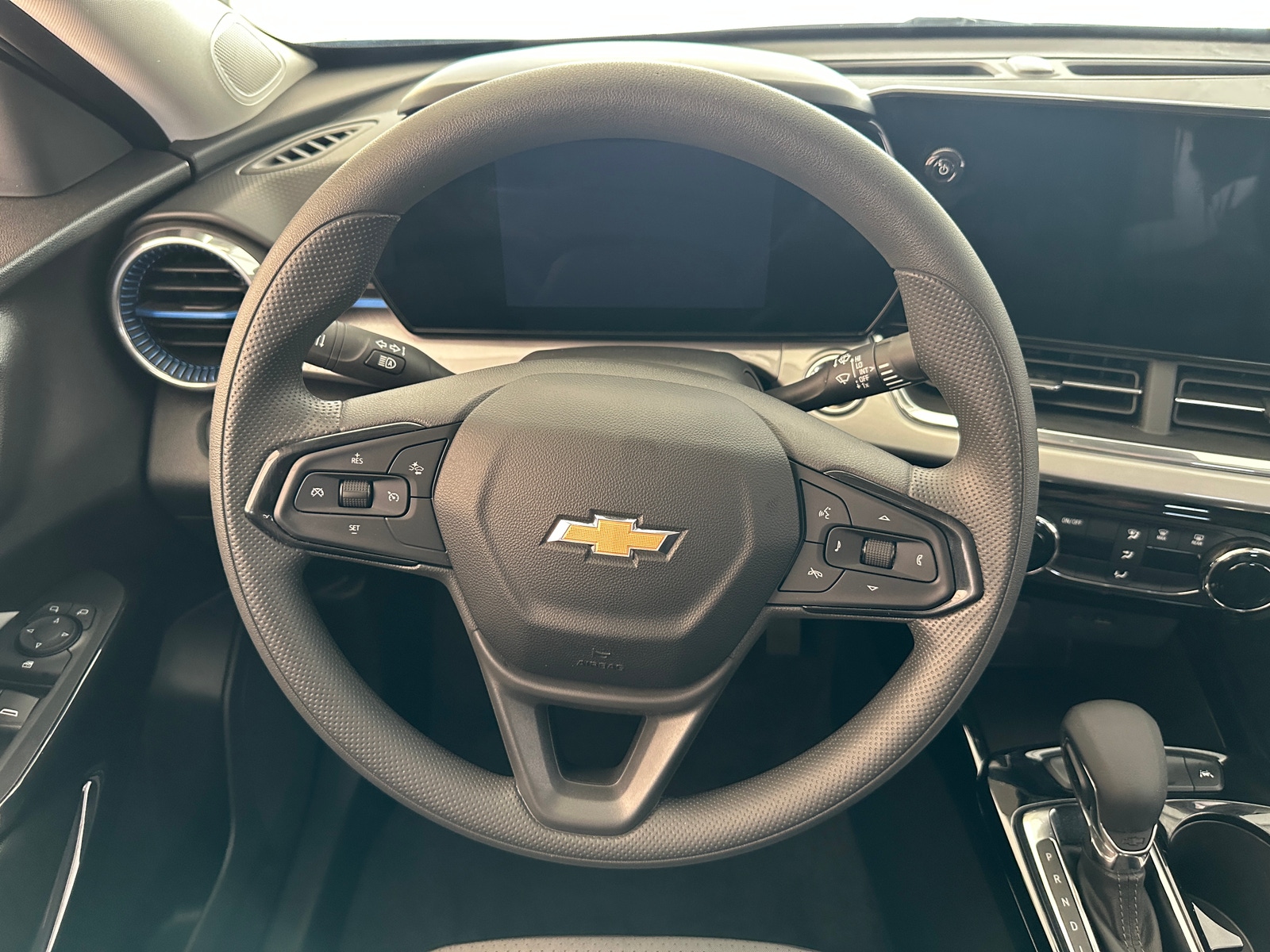 Thumbnail: 2025 Chevrolet Trax - 5