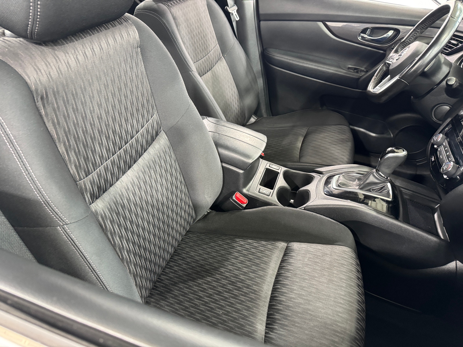 Thumbnail: 2019 Nissan Rogue - 2