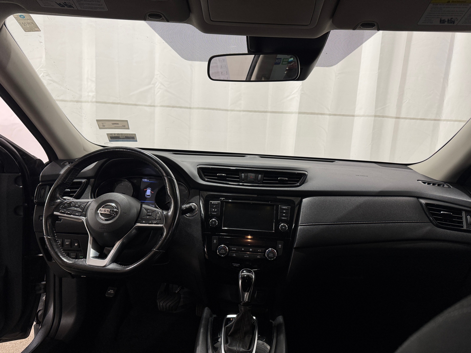 Thumbnail: 2019 Nissan Rogue - 3