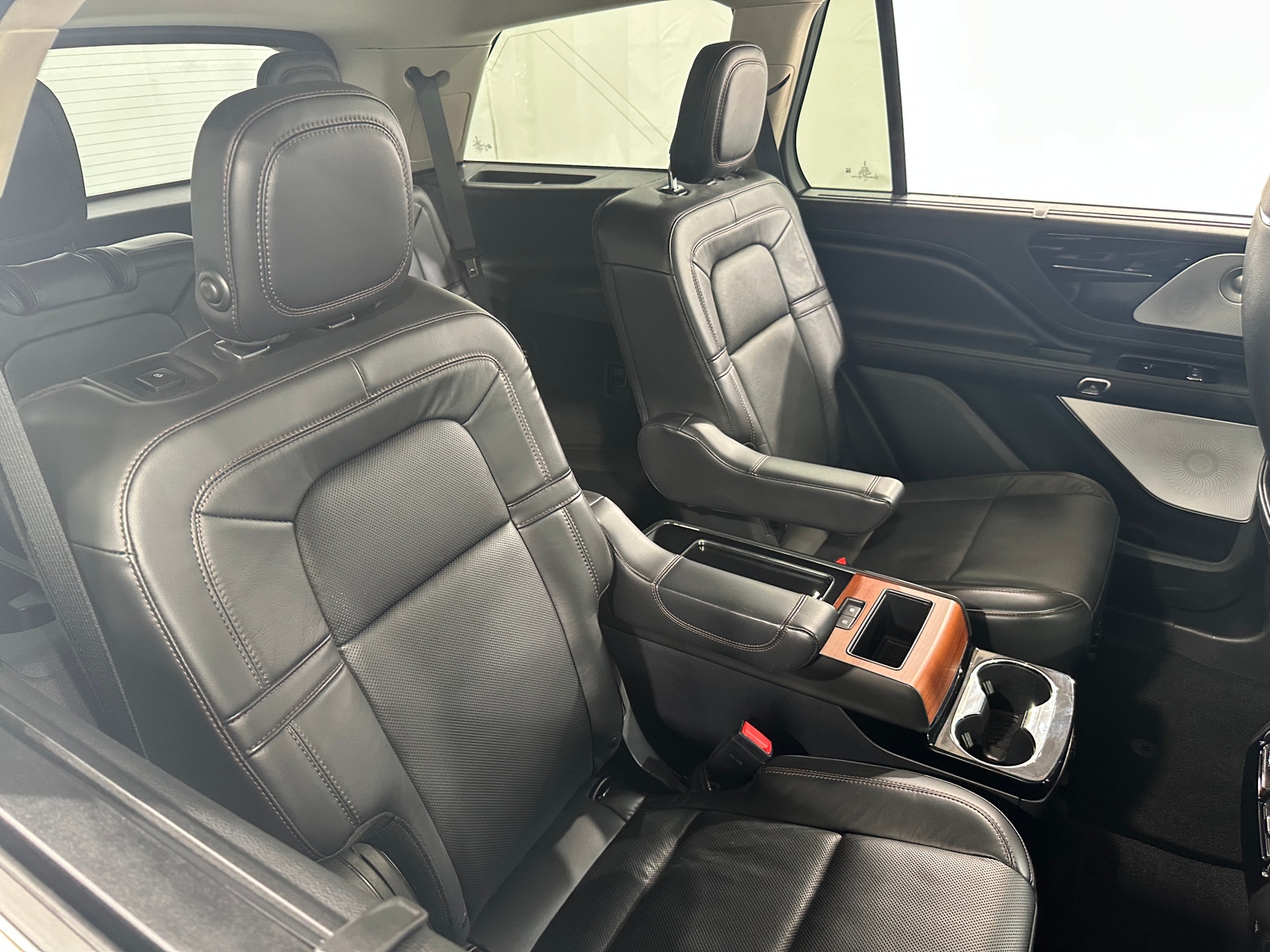 Thumbnail: 2020 Lincoln Aviator - 5