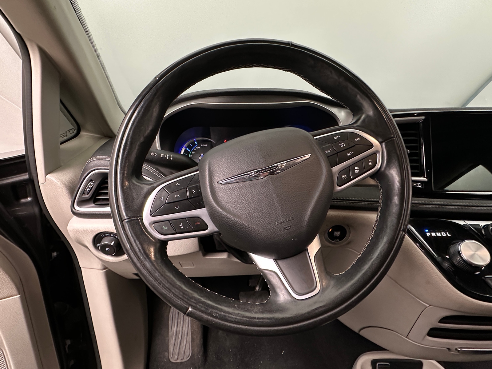 Thumbnail: 2022 Chrysler Pacifica - 4