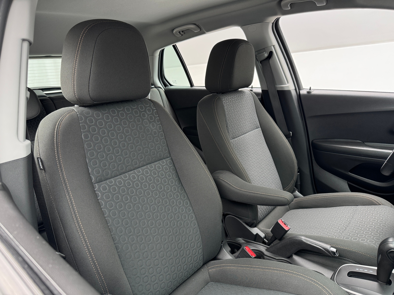 Thumbnail: 2021 Chevrolet Trax - 2