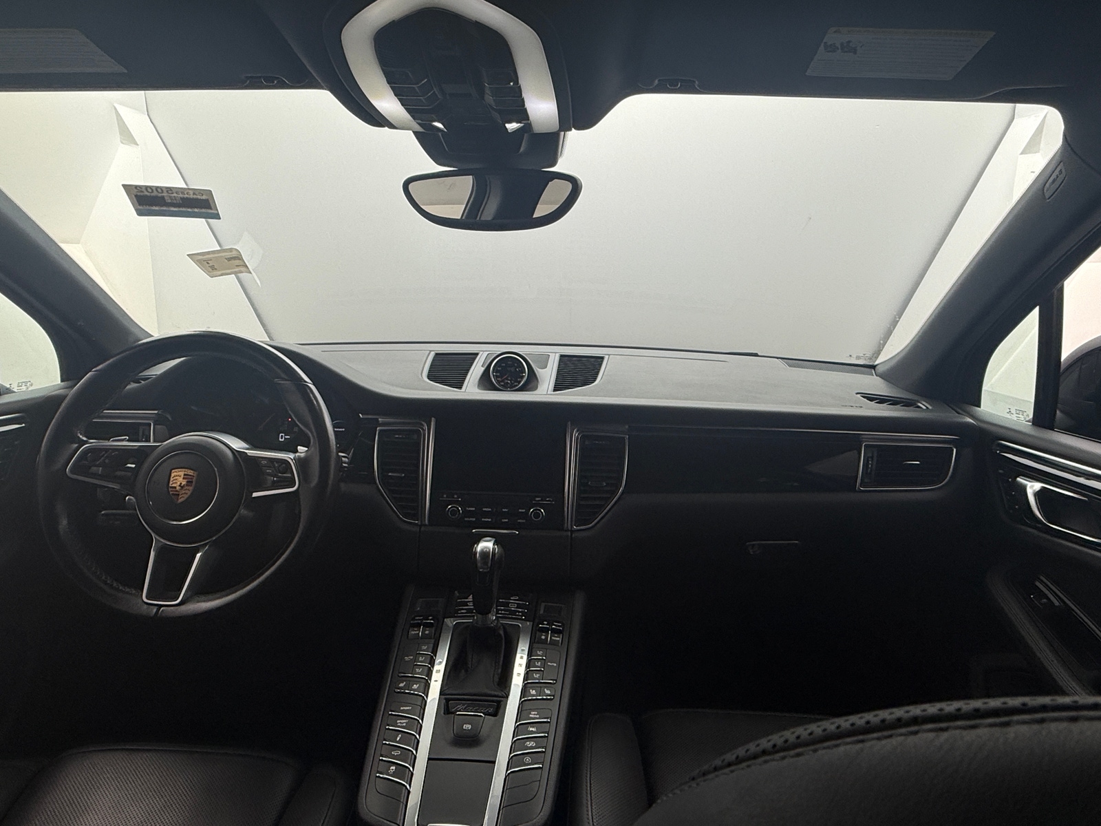 Thumbnail: 2018 Porsche Macan - 2