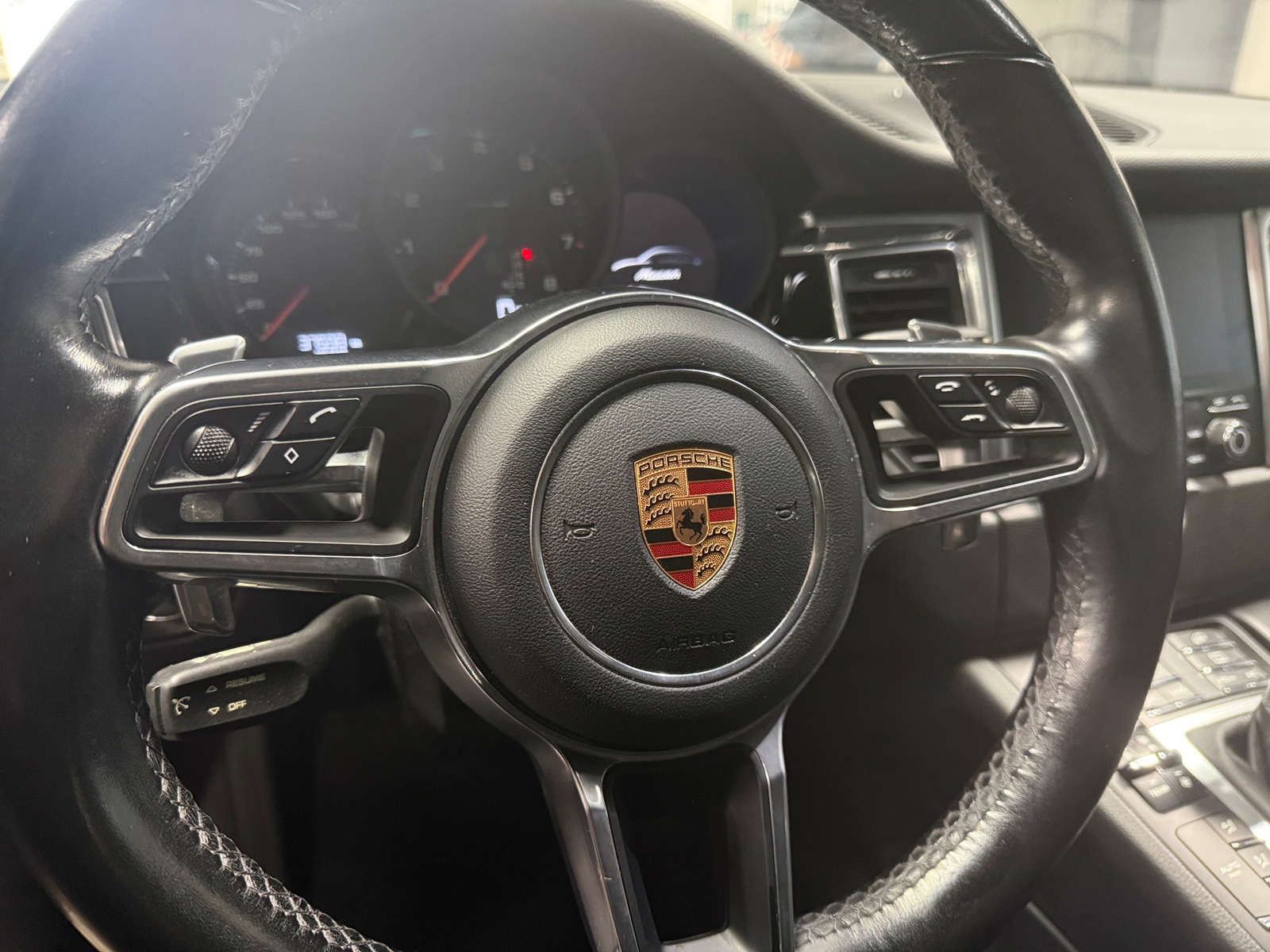 Thumbnail: 2018 Porsche Macan - 4