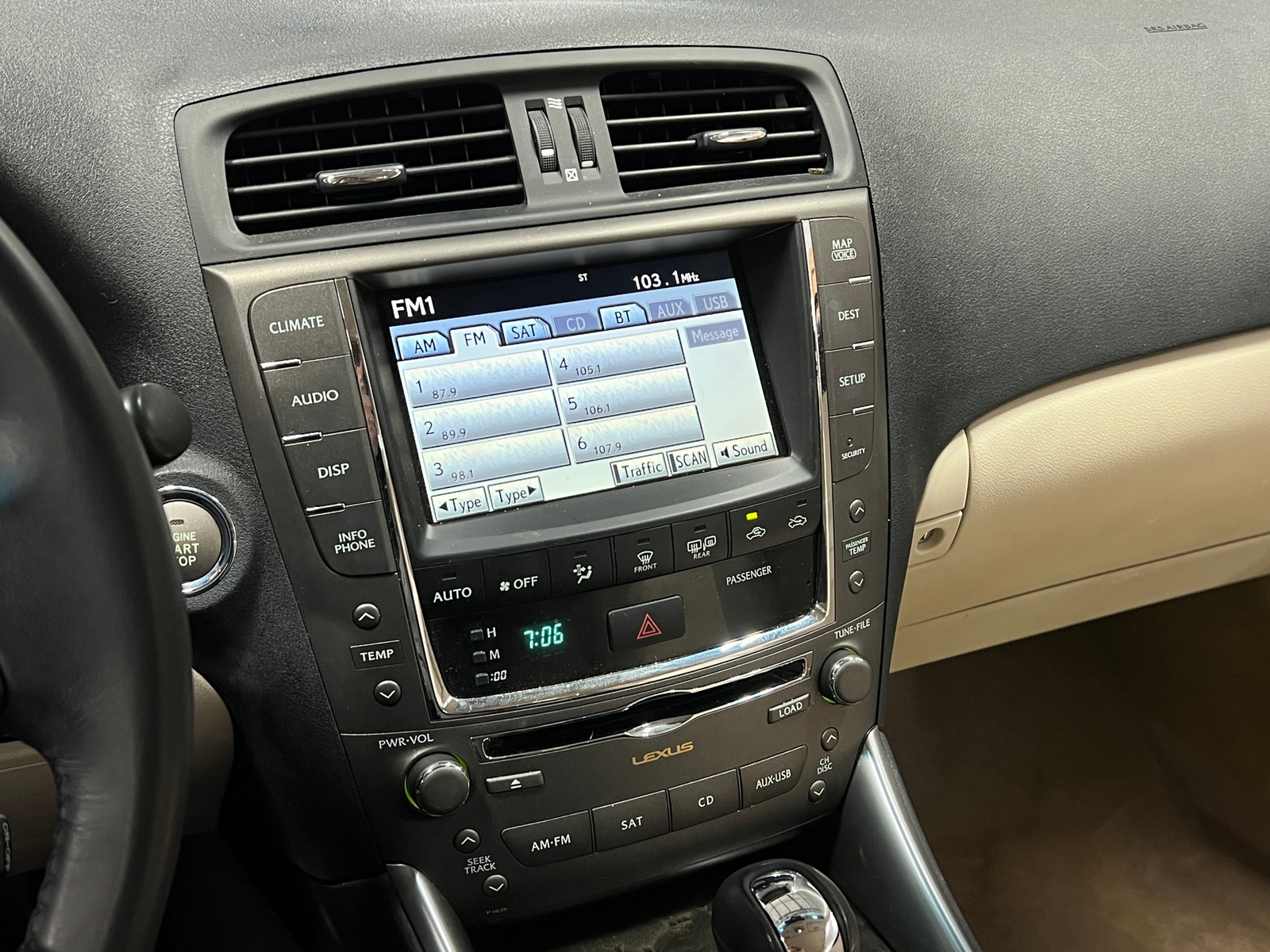 Thumbnail: 2010 Lexus IS - 3