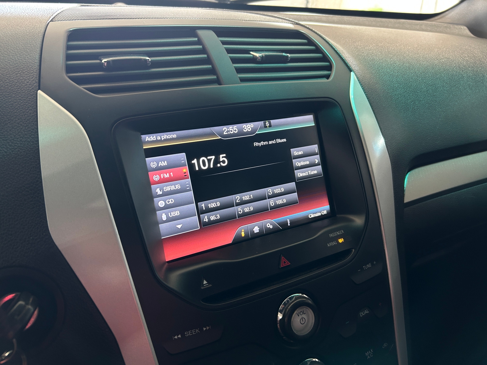 Thumbnail: 2015 Ford Explorer - 3