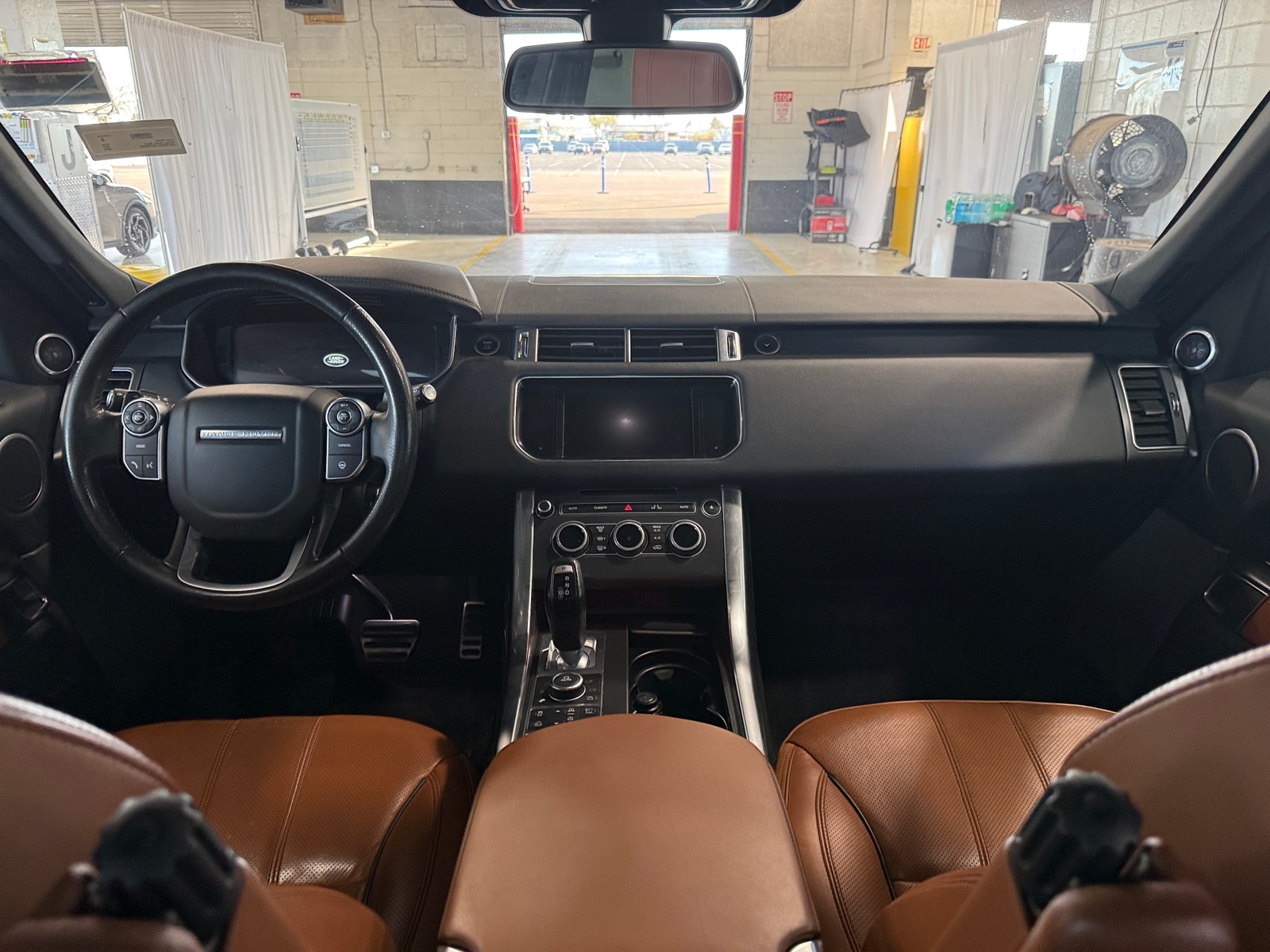 Thumbnail: 2016 Land Rover Range Rover Sport - 2