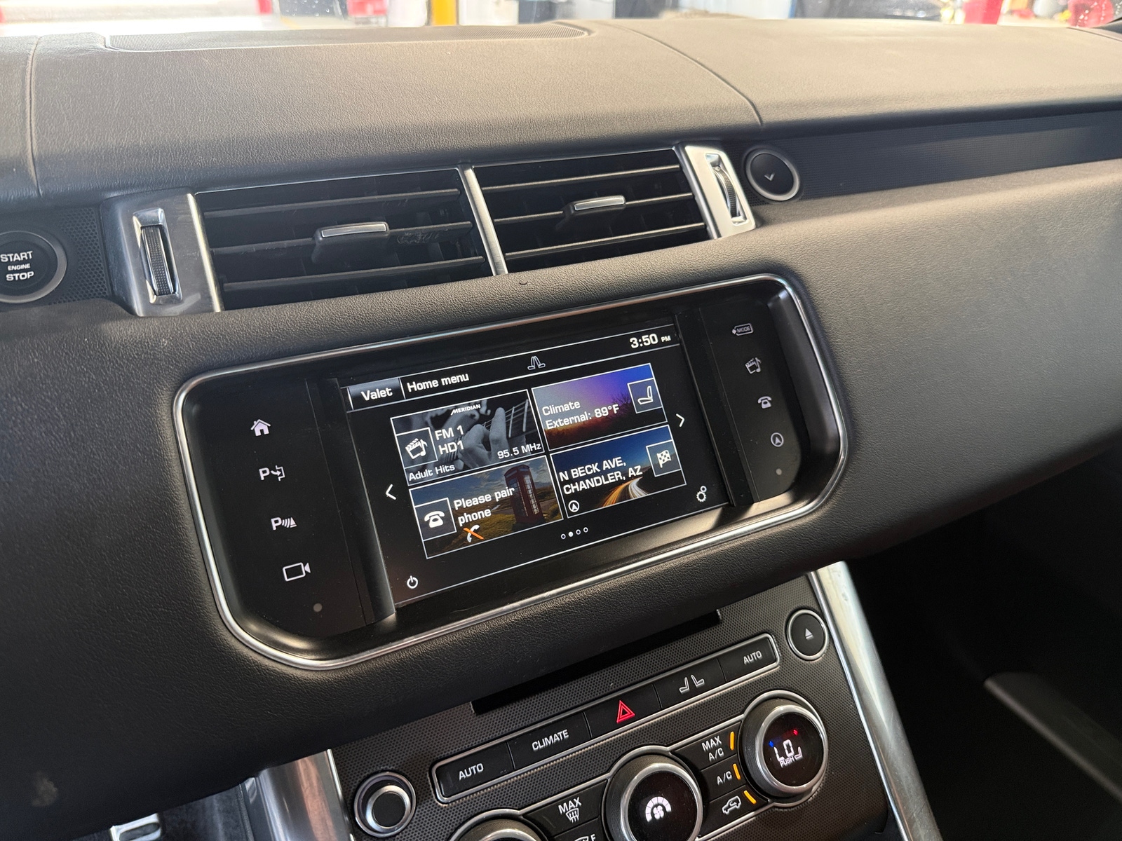 Thumbnail: 2016 Land Rover Range Rover Sport - 3