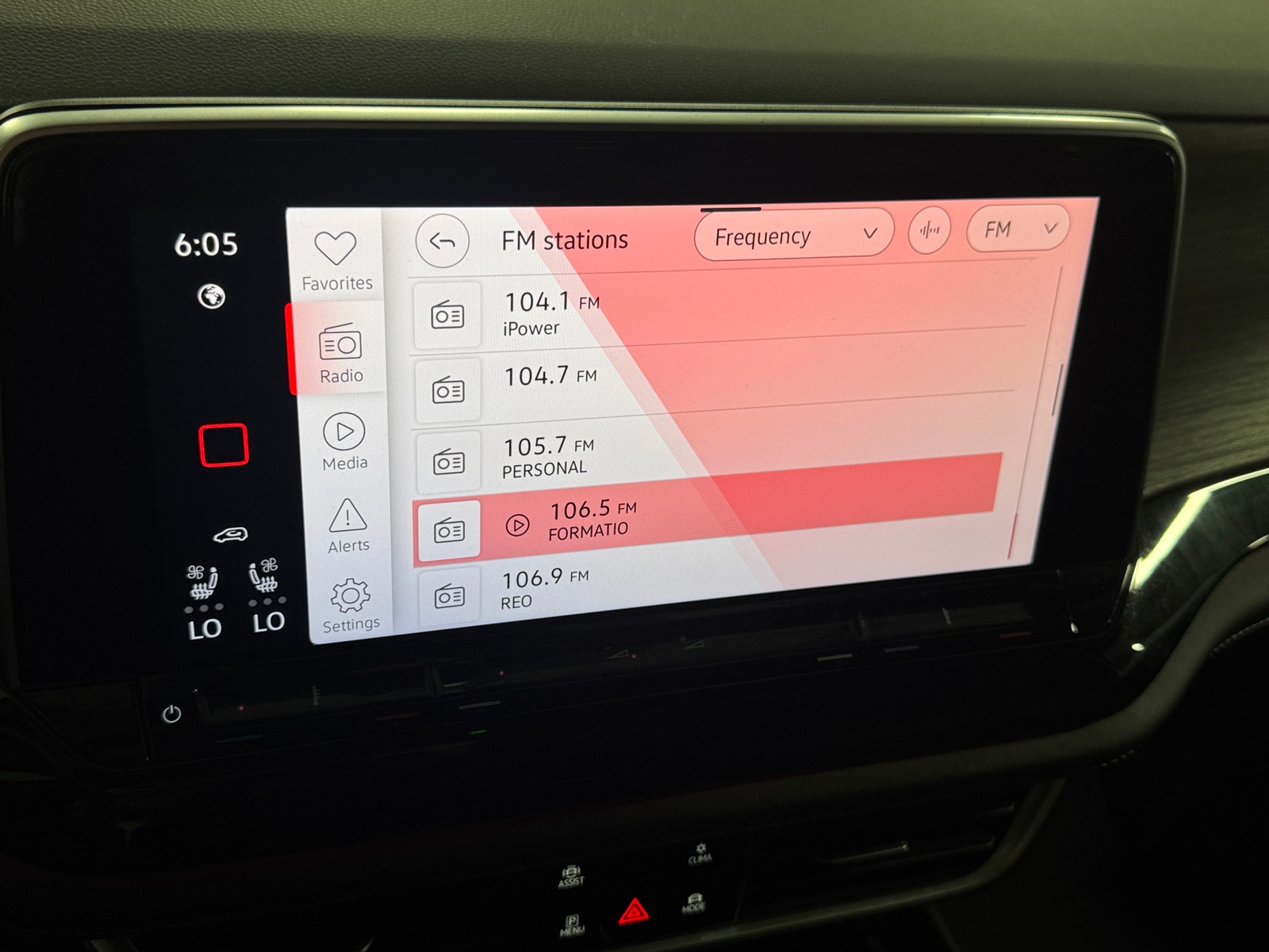 Thumbnail: 2024 Volkswagen Atlas - 3