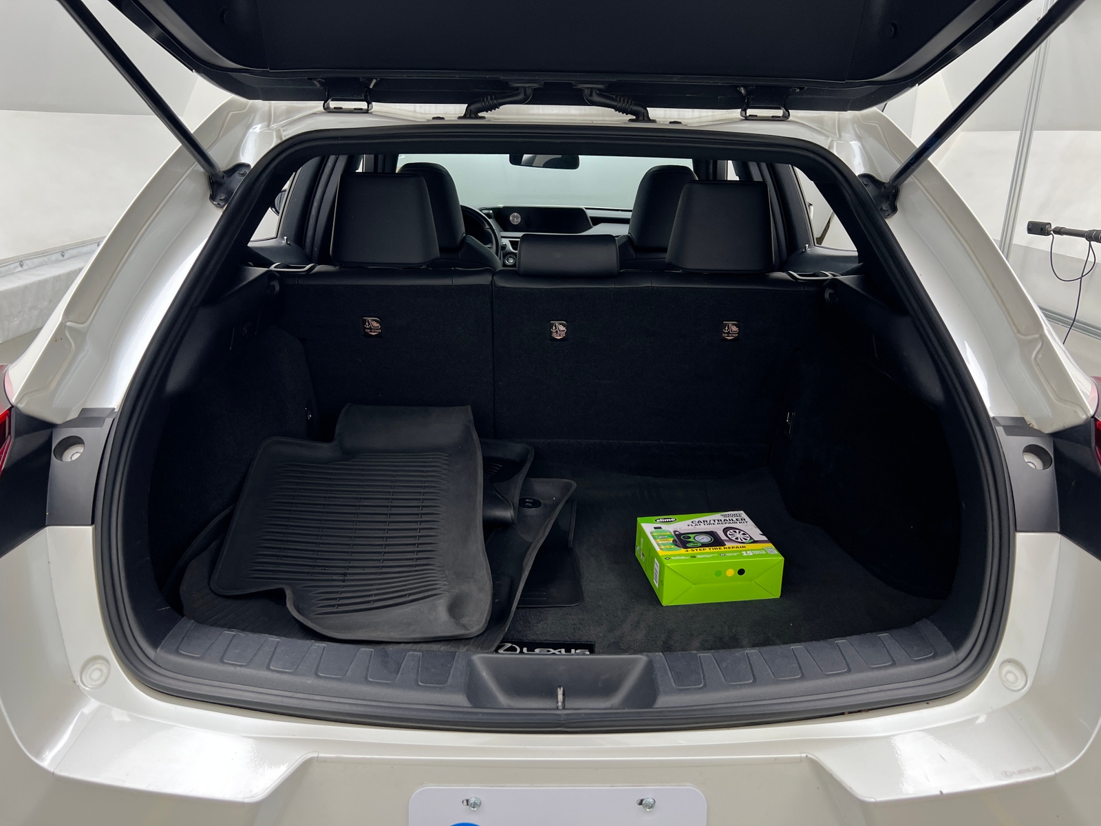 Thumbnail: 2020 Lexus UX - 6