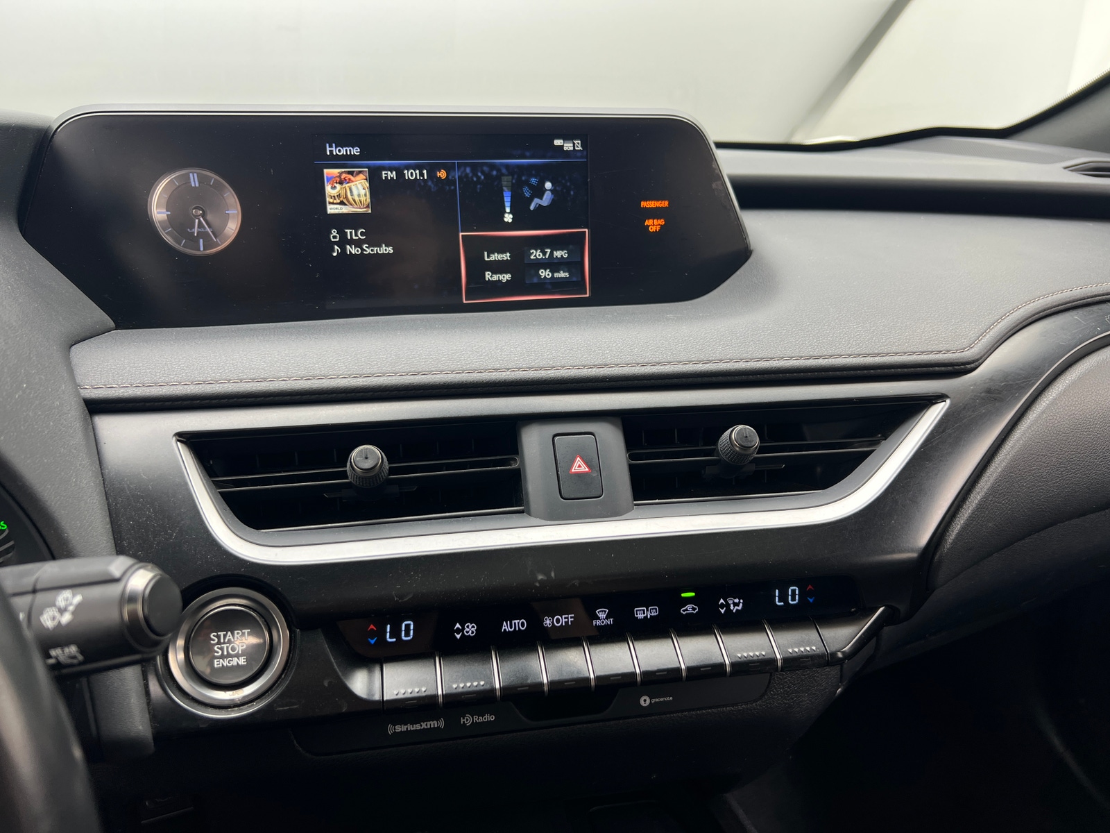 Thumbnail: 2020 Lexus UX - 3