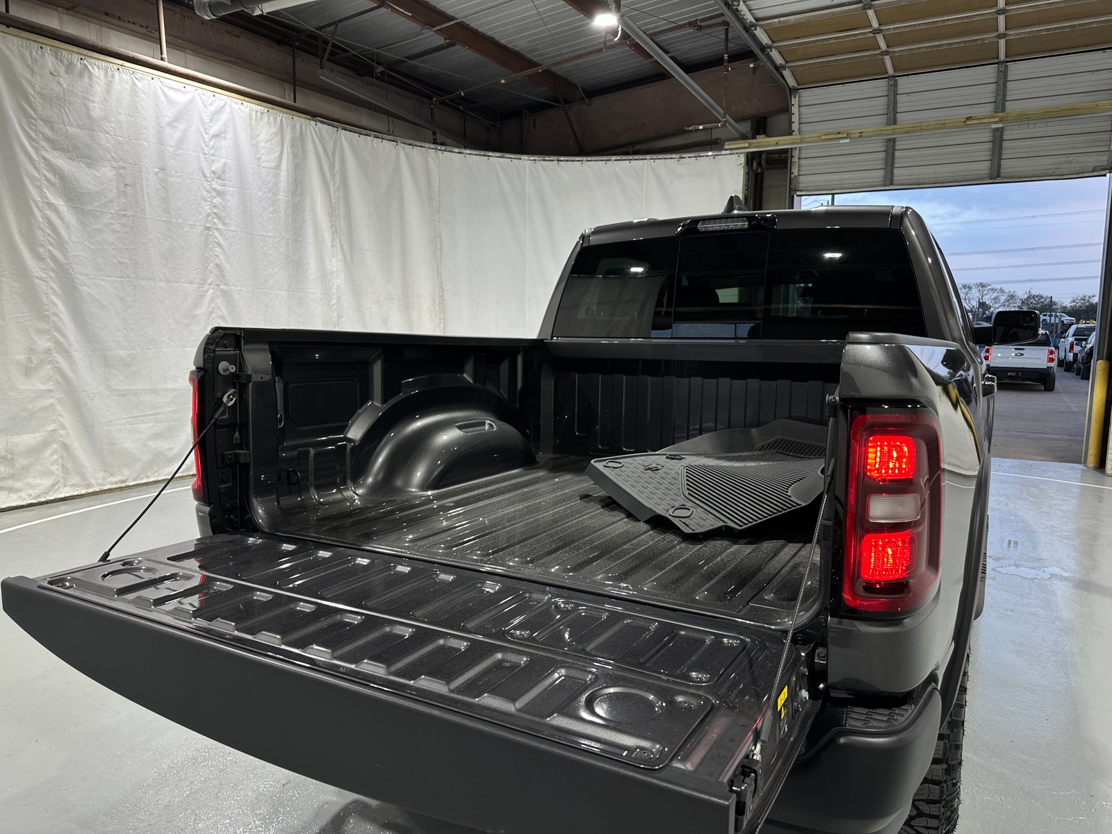 Thumbnail: 2026 RAM 1500 - 6