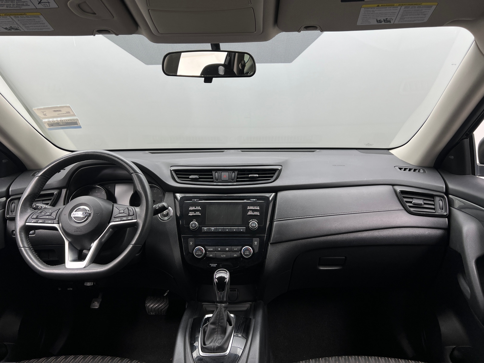 Thumbnail: 2017 Nissan Rogue - 3