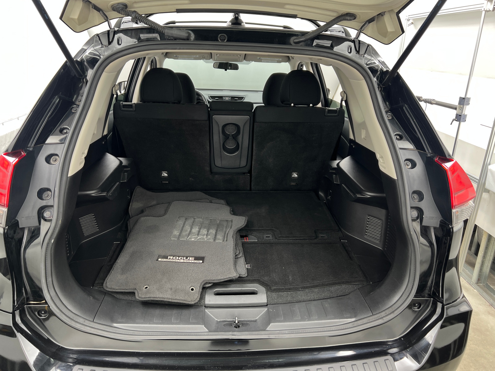 Thumbnail: 2017 Nissan Rogue - 7