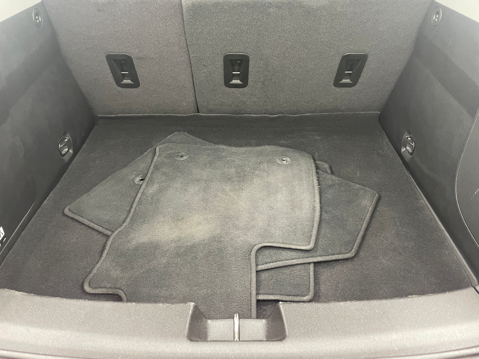 Thumbnail: 2017 Chevrolet Volt - 6