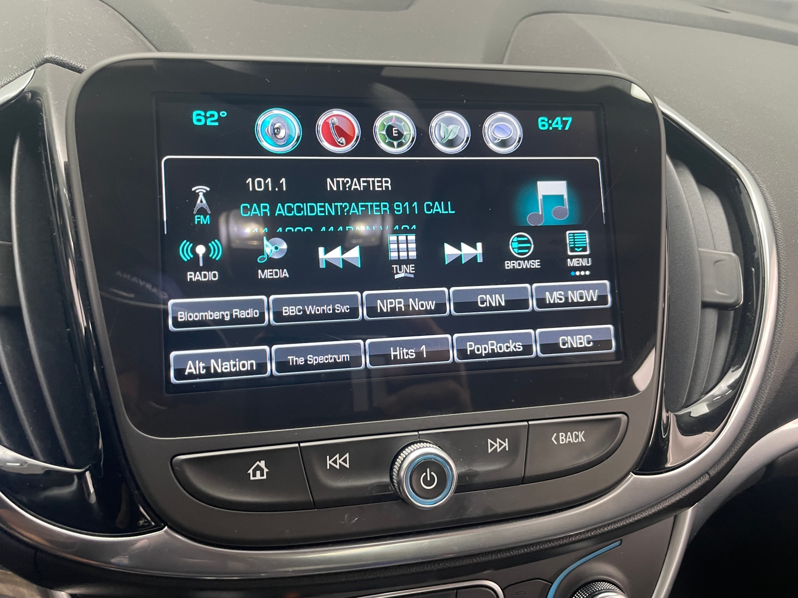 Thumbnail: 2017 Chevrolet Volt - 3