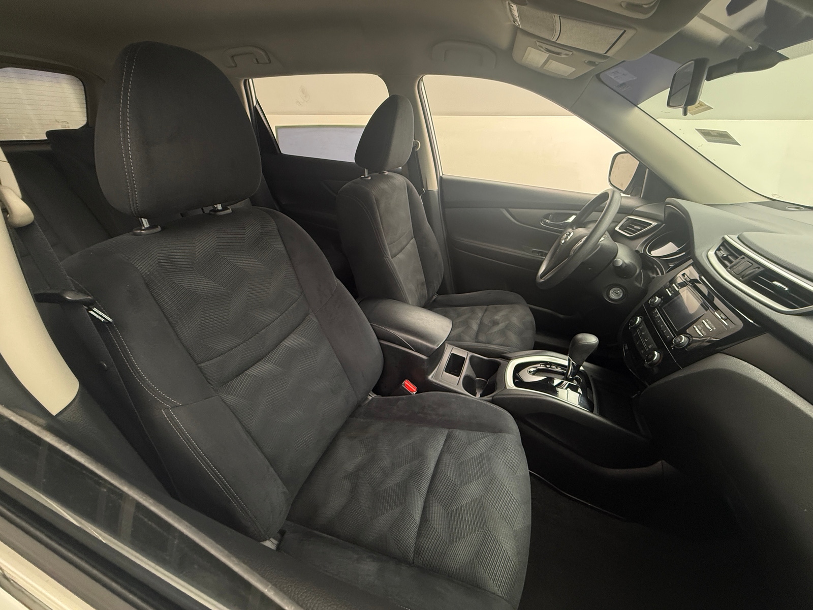 Thumbnail: 2016 Nissan Rogue - 2