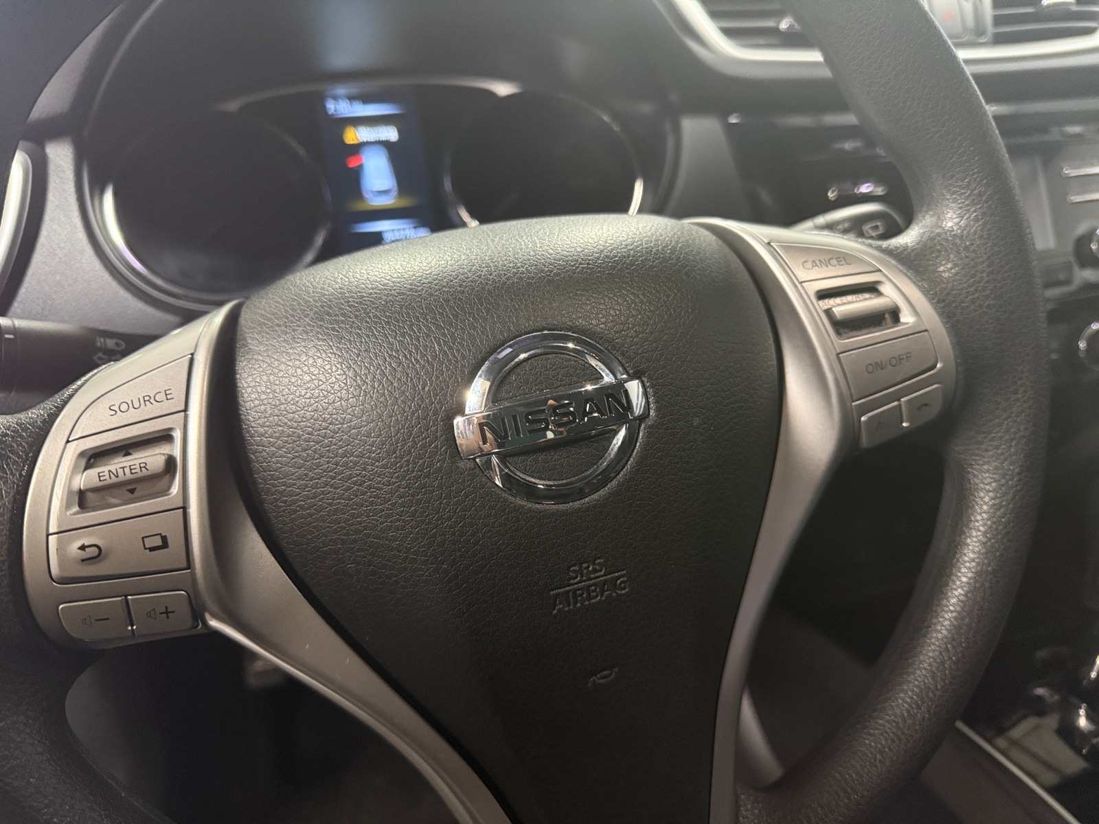 Thumbnail: 2016 Nissan Rogue - 5