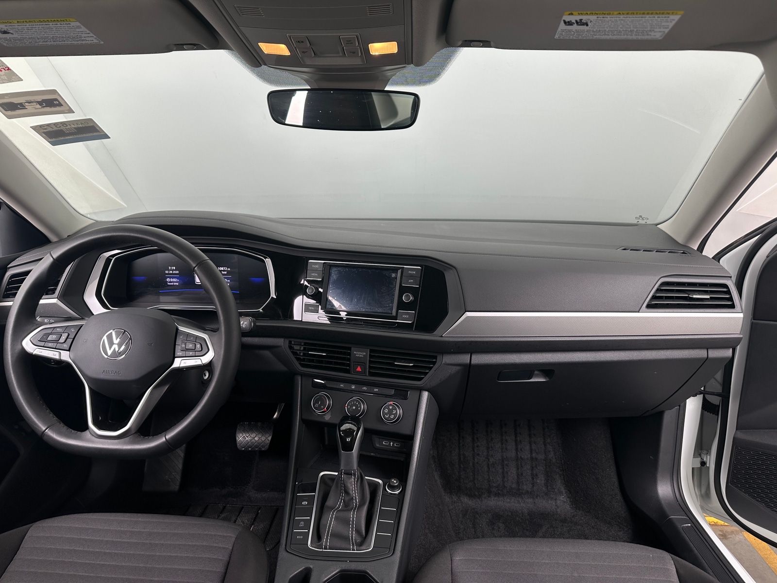 Thumbnail: 2024 Volkswagen Jetta - 3