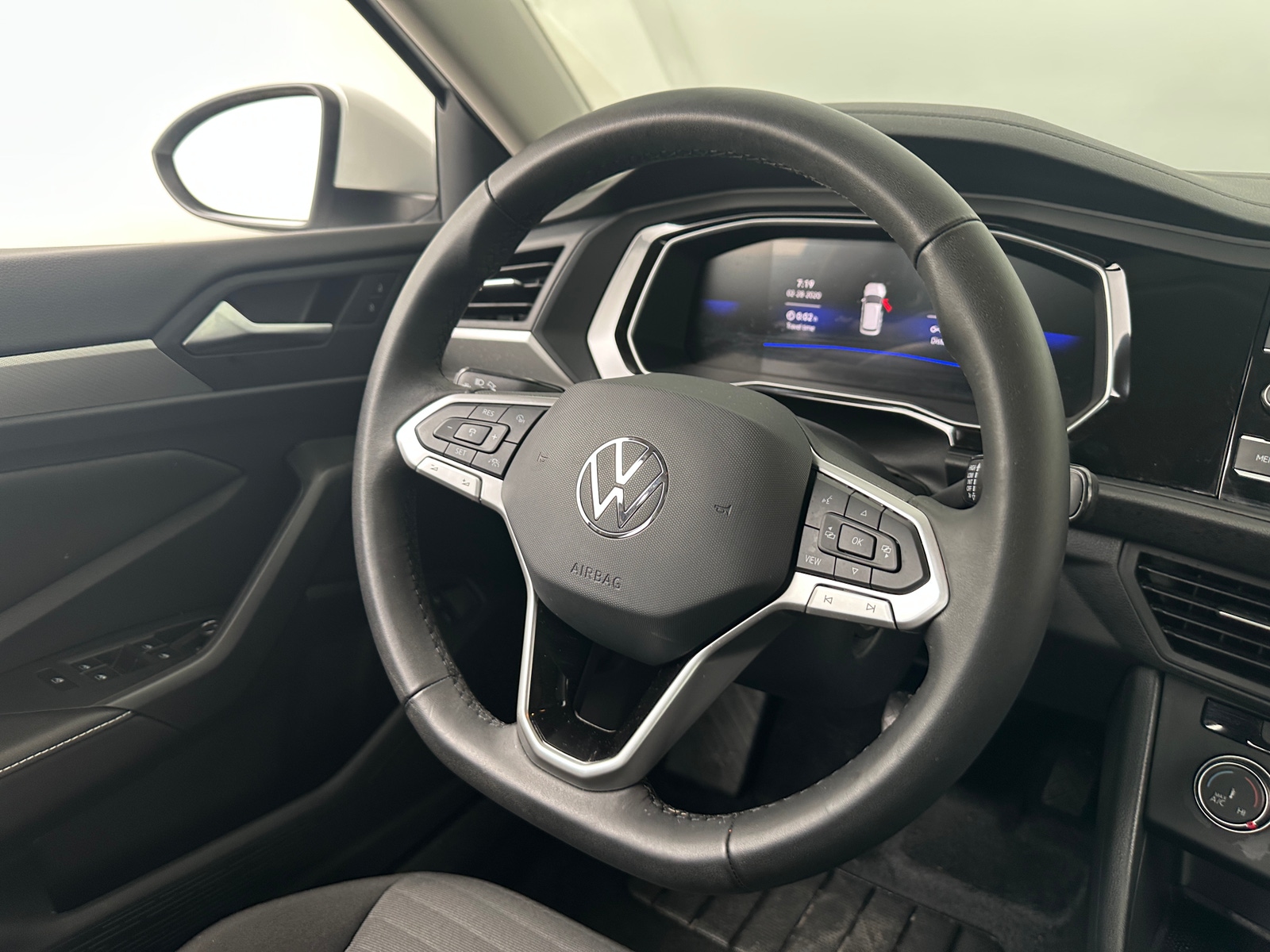 Thumbnail: 2024 Volkswagen Jetta - 5