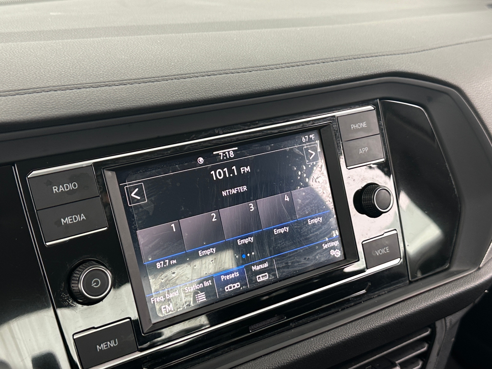 Thumbnail: 2024 Volkswagen Jetta - 4