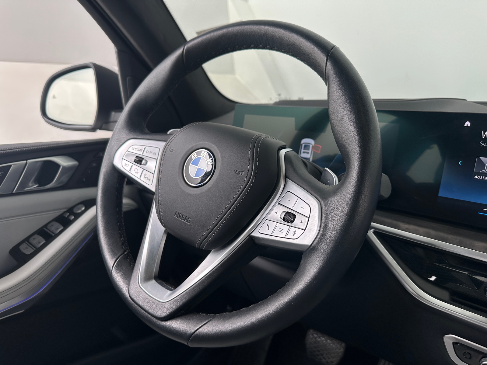 Thumbnail: 2023 BMW X7 - 4