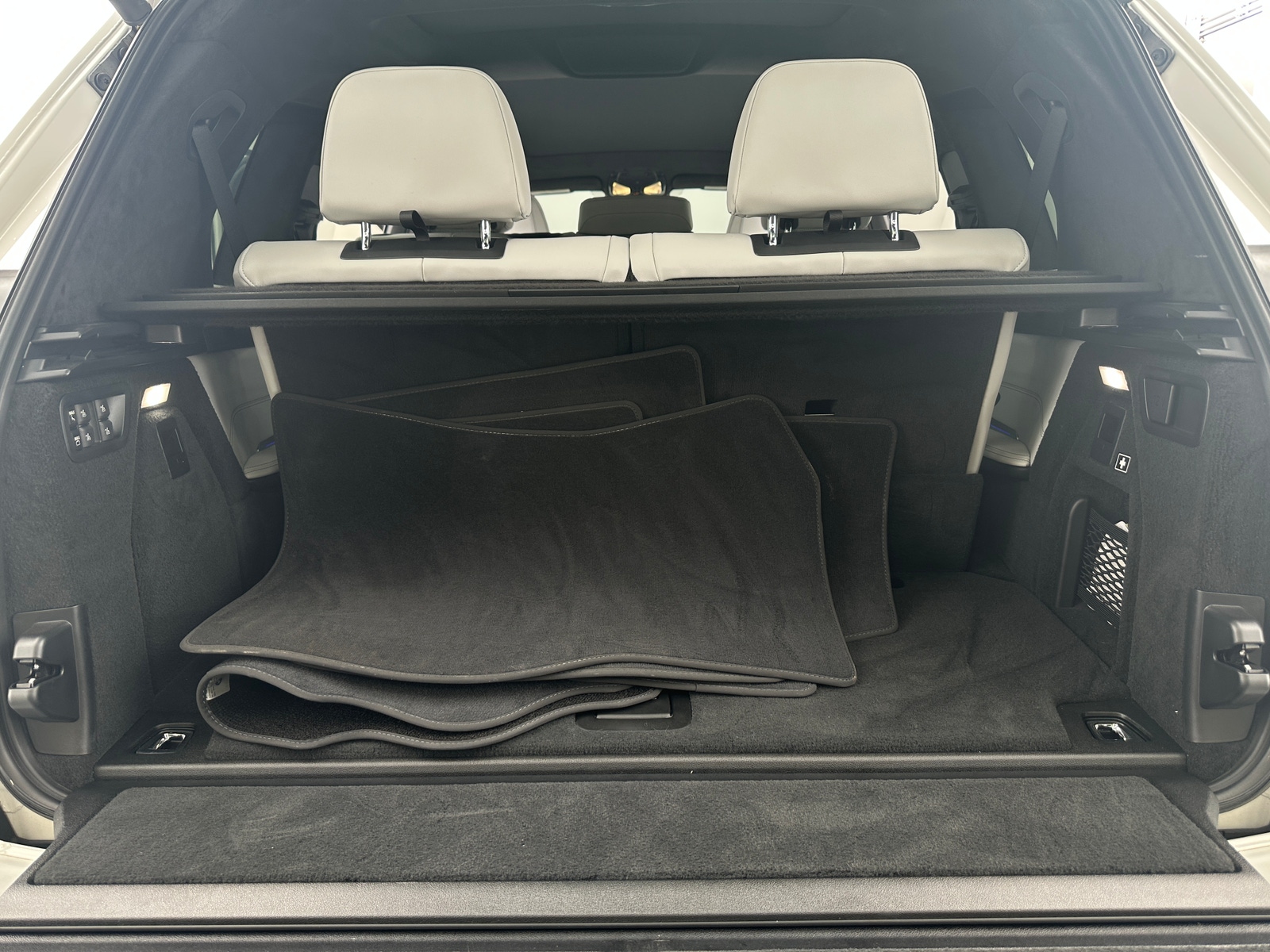 Thumbnail: 2023 BMW X7 - 6