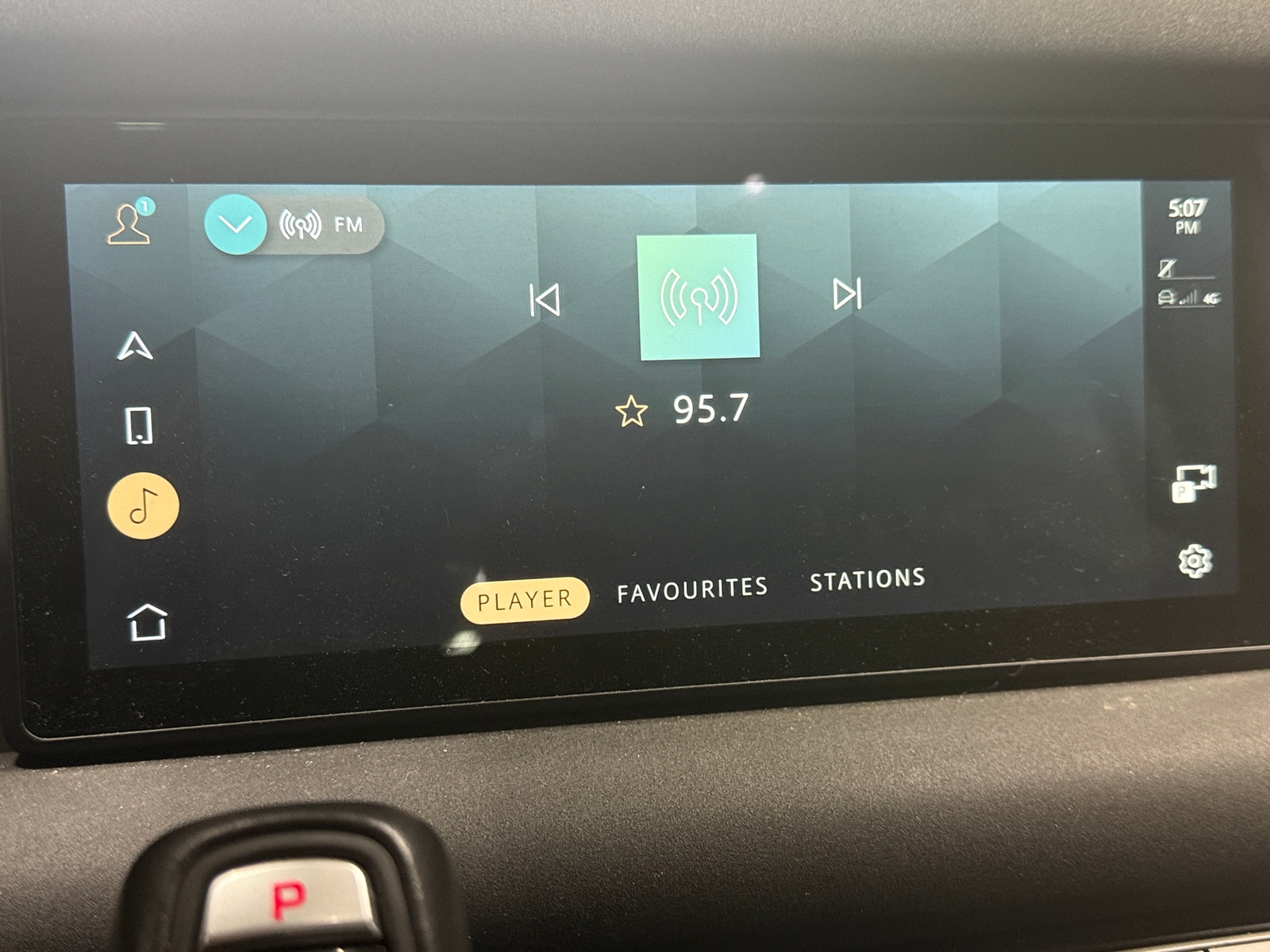 Thumbnail: 2020 Land Rover Defender - 3