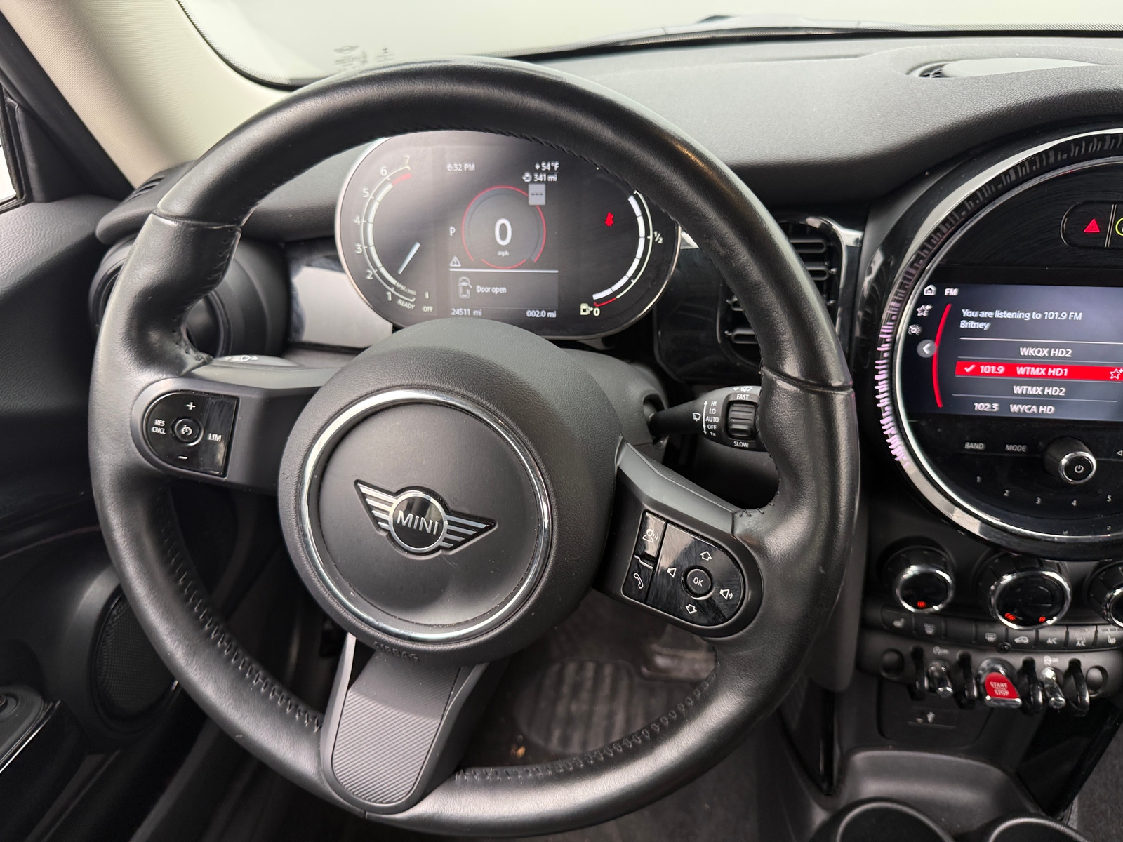 Thumbnail: 2022 MINI Cooper Hardtop - 4