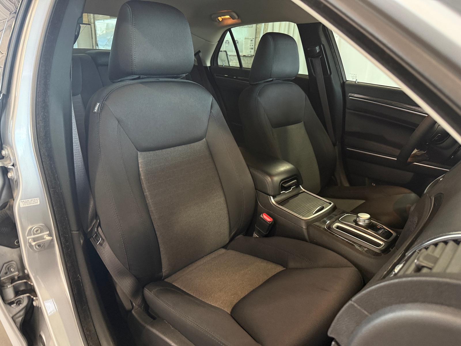 Thumbnail: 2022 Chrysler 300 - 2