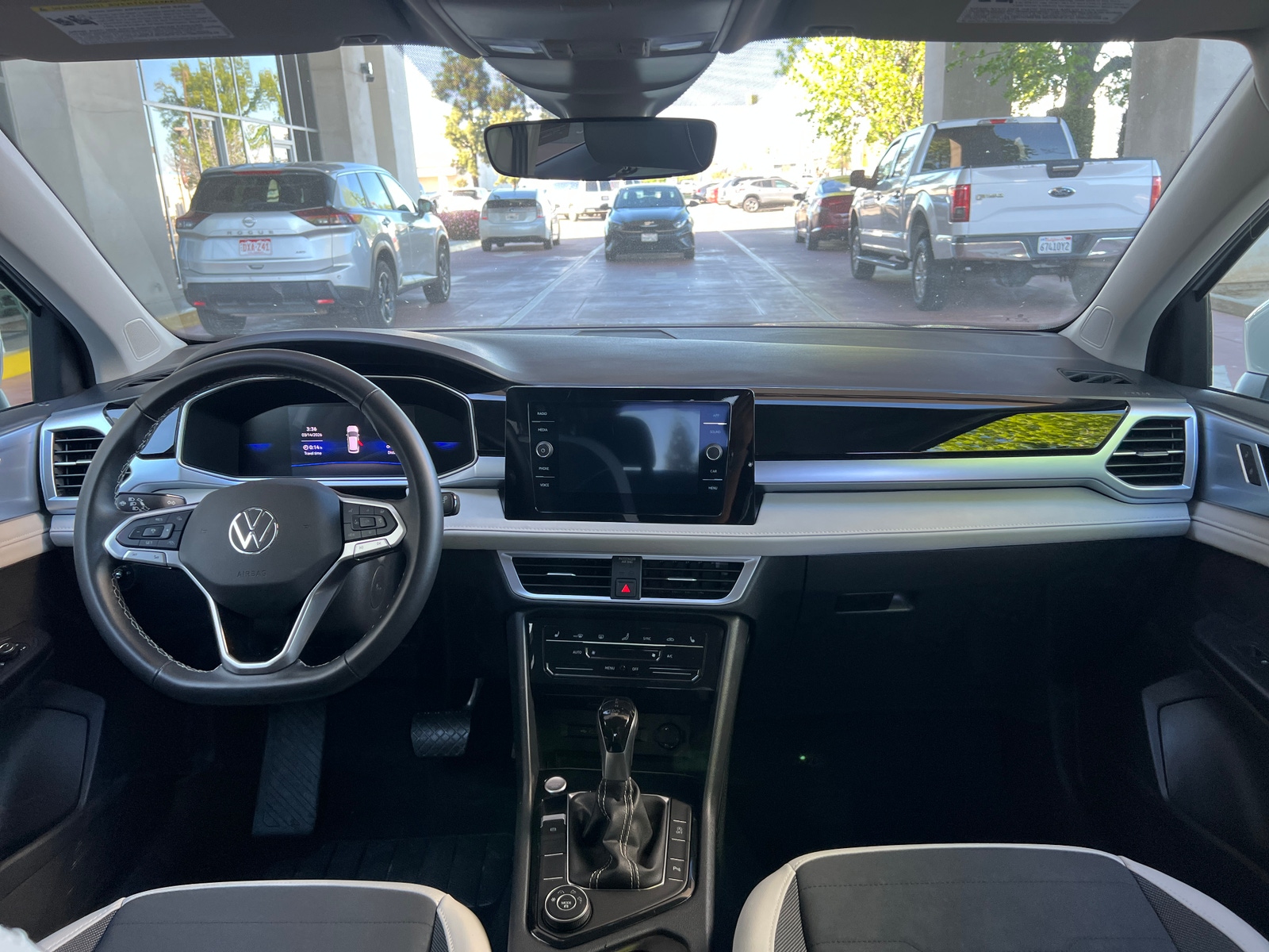 Thumbnail: 2025 Volkswagen Taos - 3