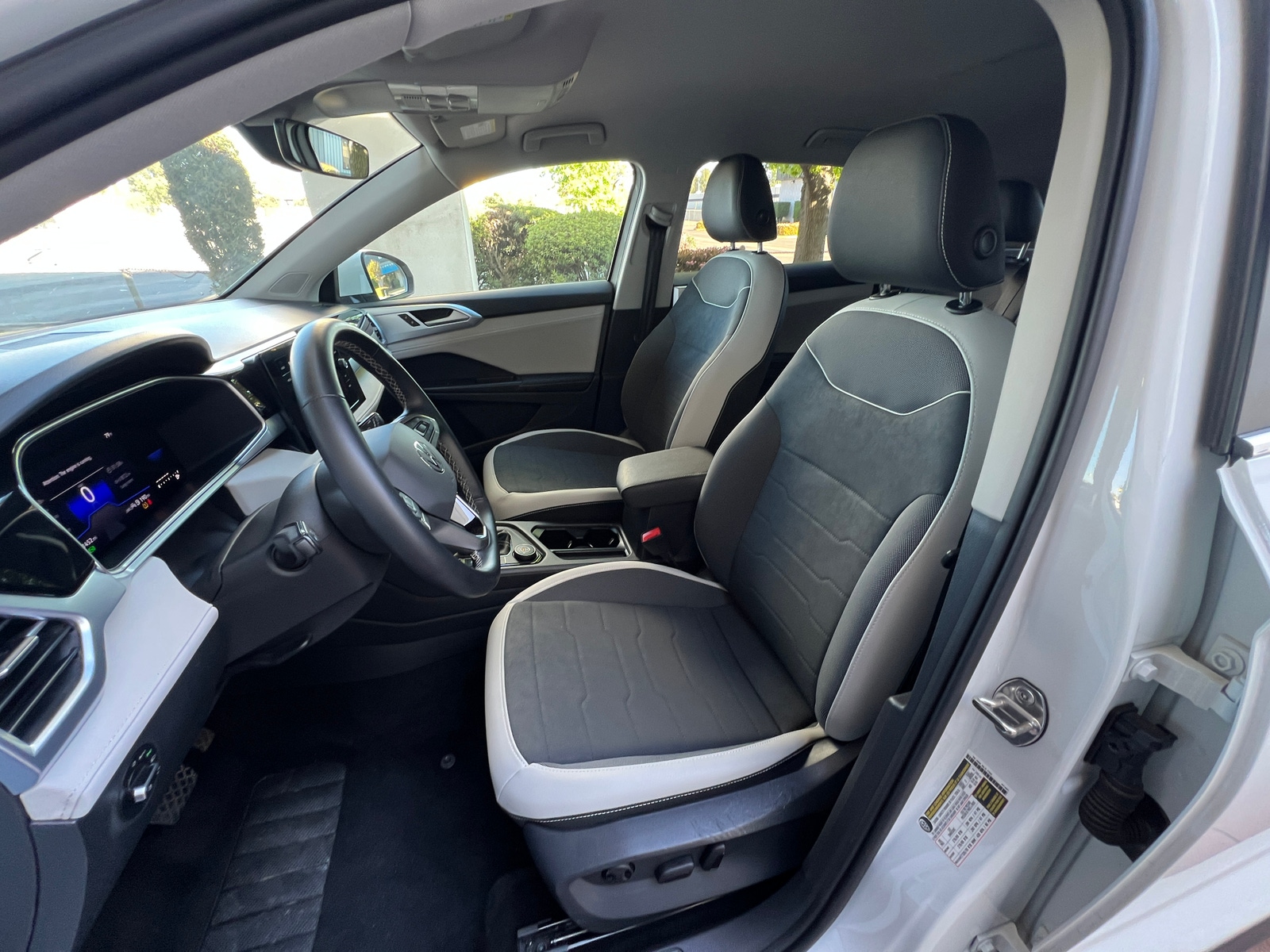 Thumbnail: 2025 Volkswagen Taos - 2