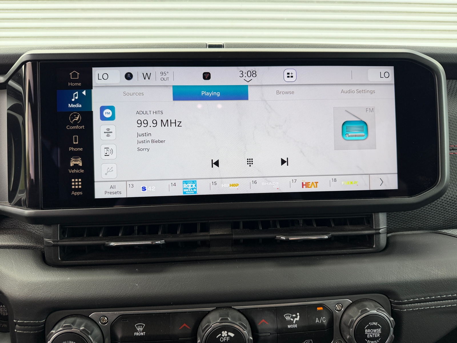 Thumbnail: 2025 Jeep Wrangler - 4