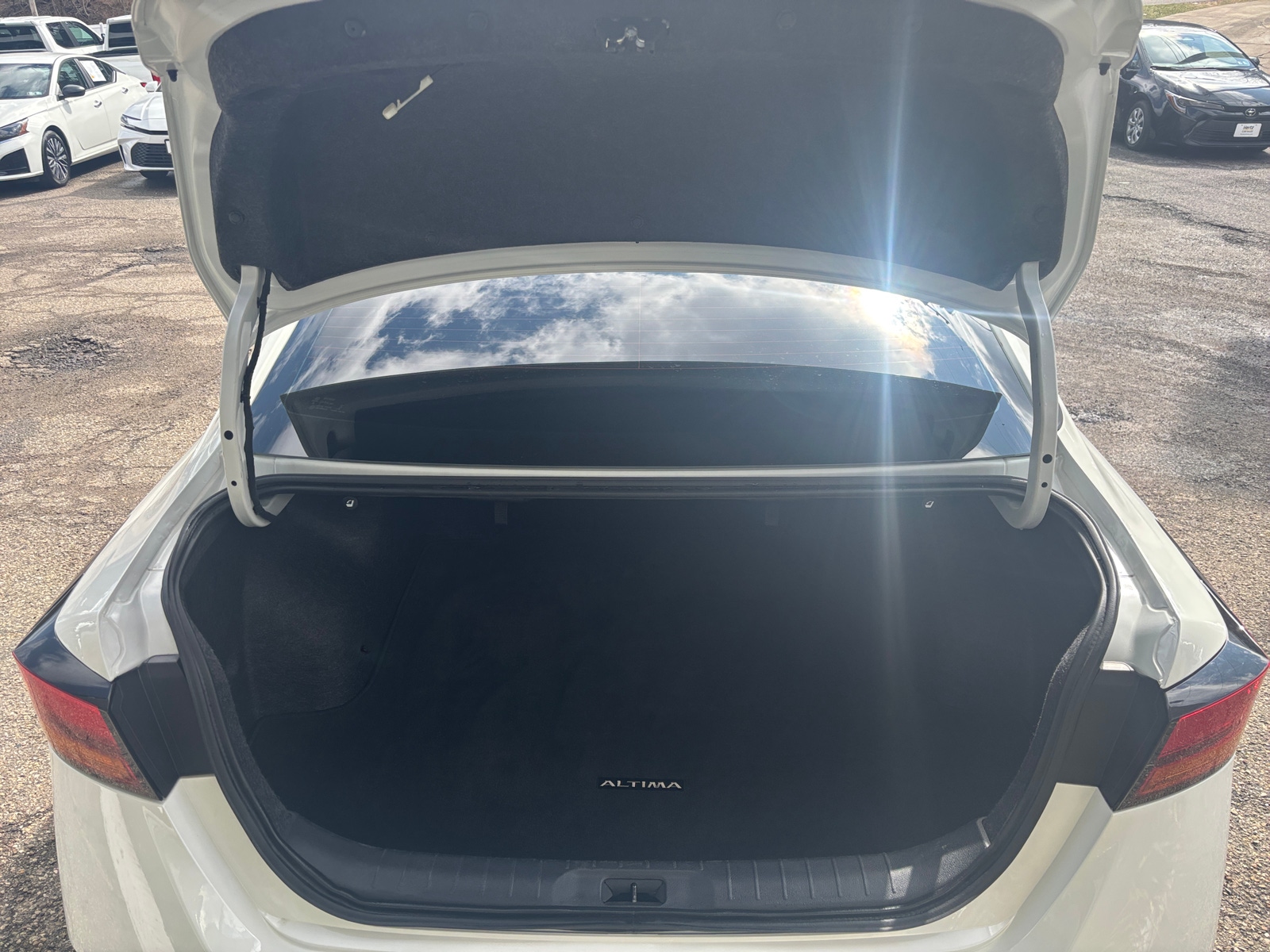 Thumbnail: 2025 Nissan Altima - 5