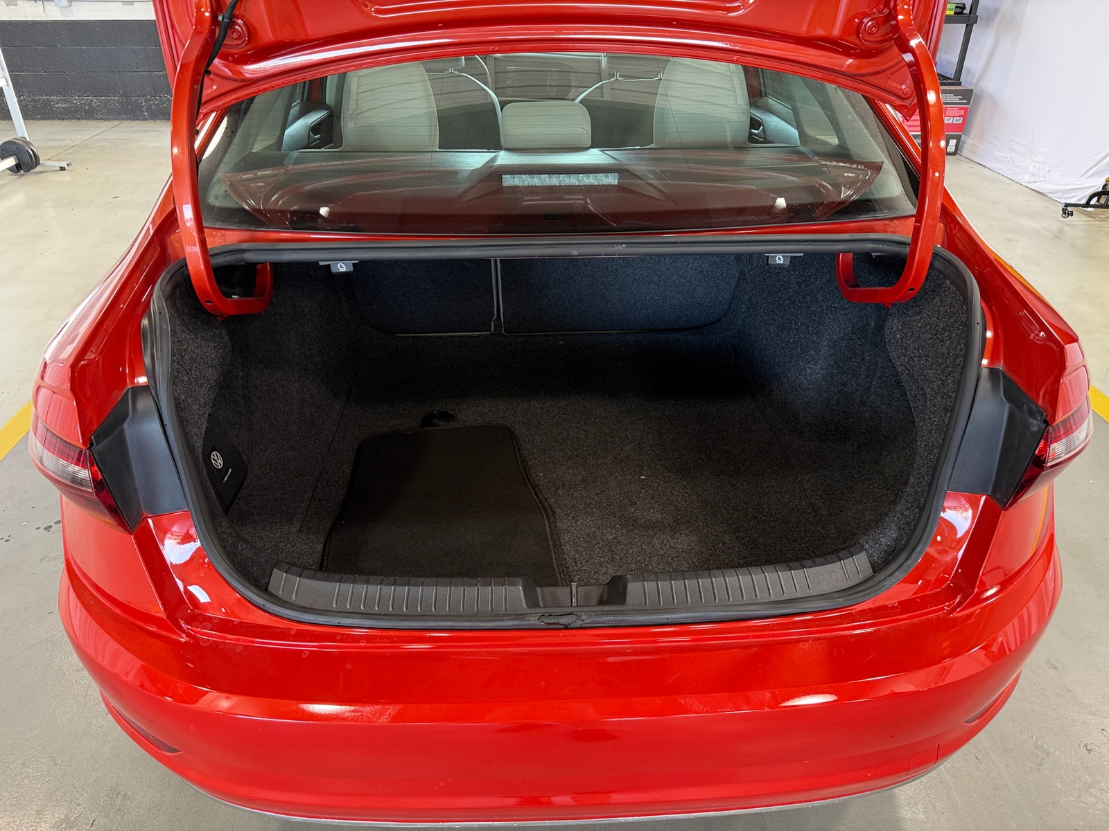 Thumbnail: 2019 Volkswagen Jetta - 7