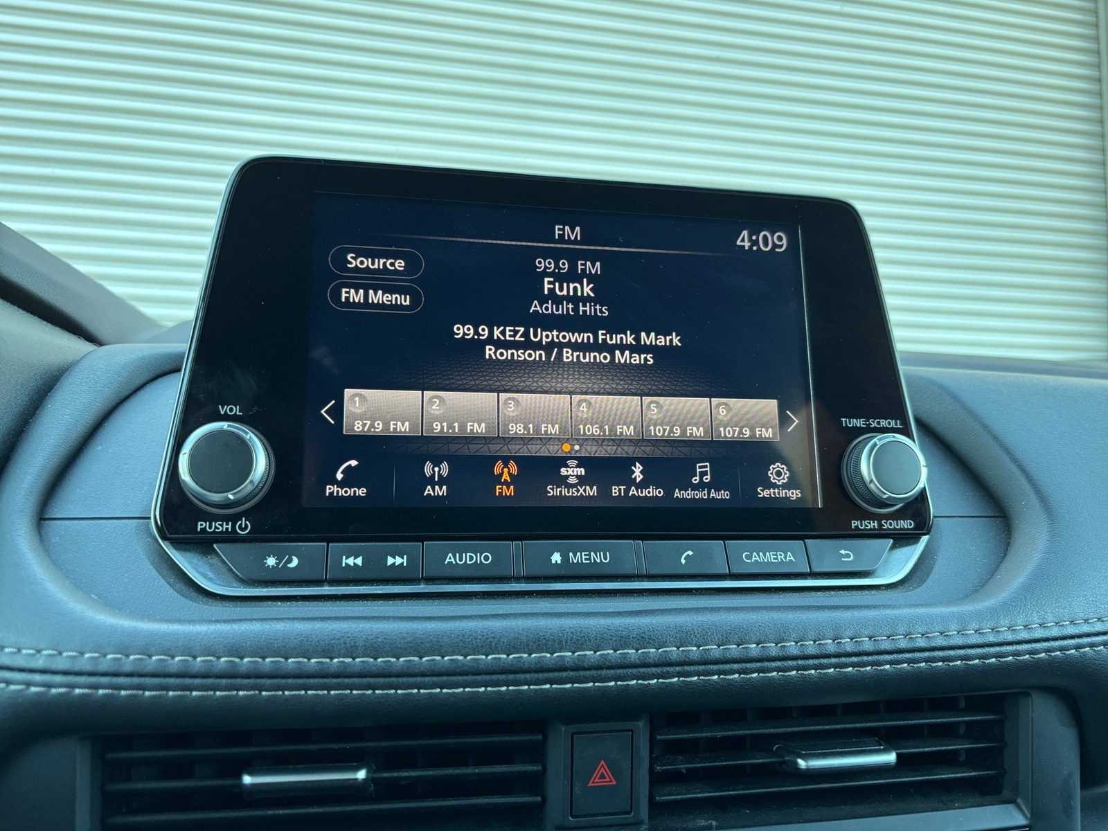 Thumbnail: 2023 Nissan Rogue - 4