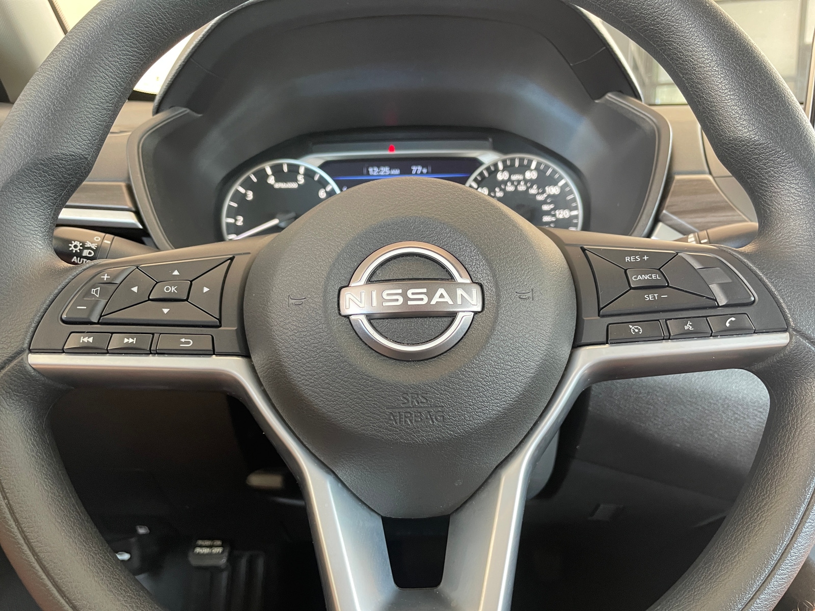 Thumbnail: 2025 Nissan Altima - 5