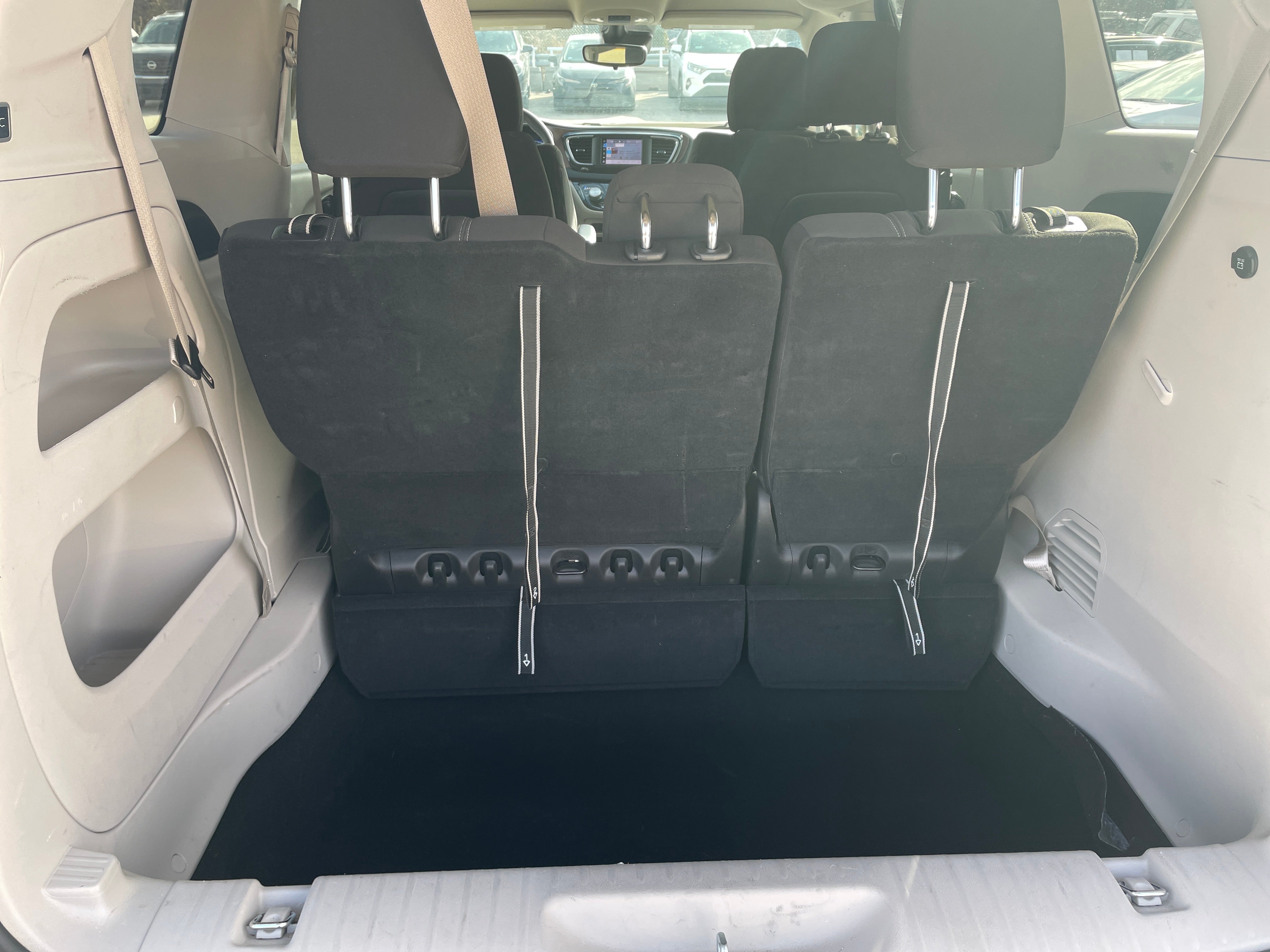 Thumbnail: 2024 Chrysler Voyager - 7