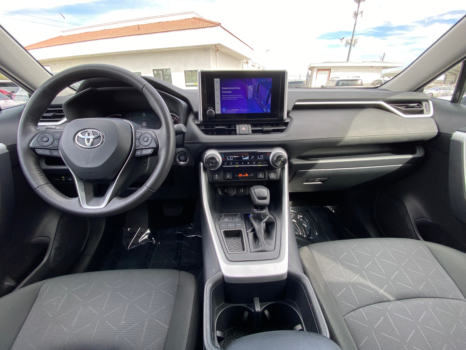 Thumbnail: 2025 Toyota RAV4 - 3